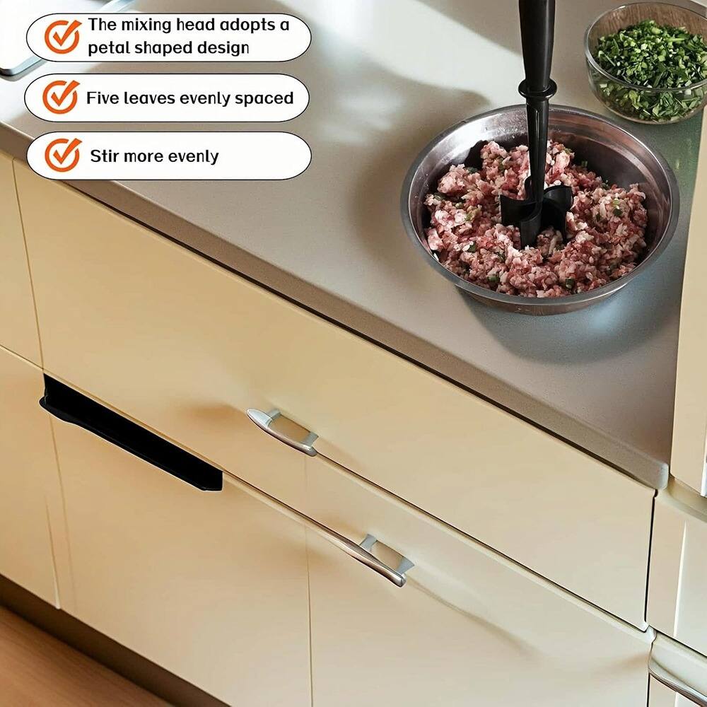 The mixing head adopts a petal shaped design  
Five leaves evenly spaced  
Stir more evenly