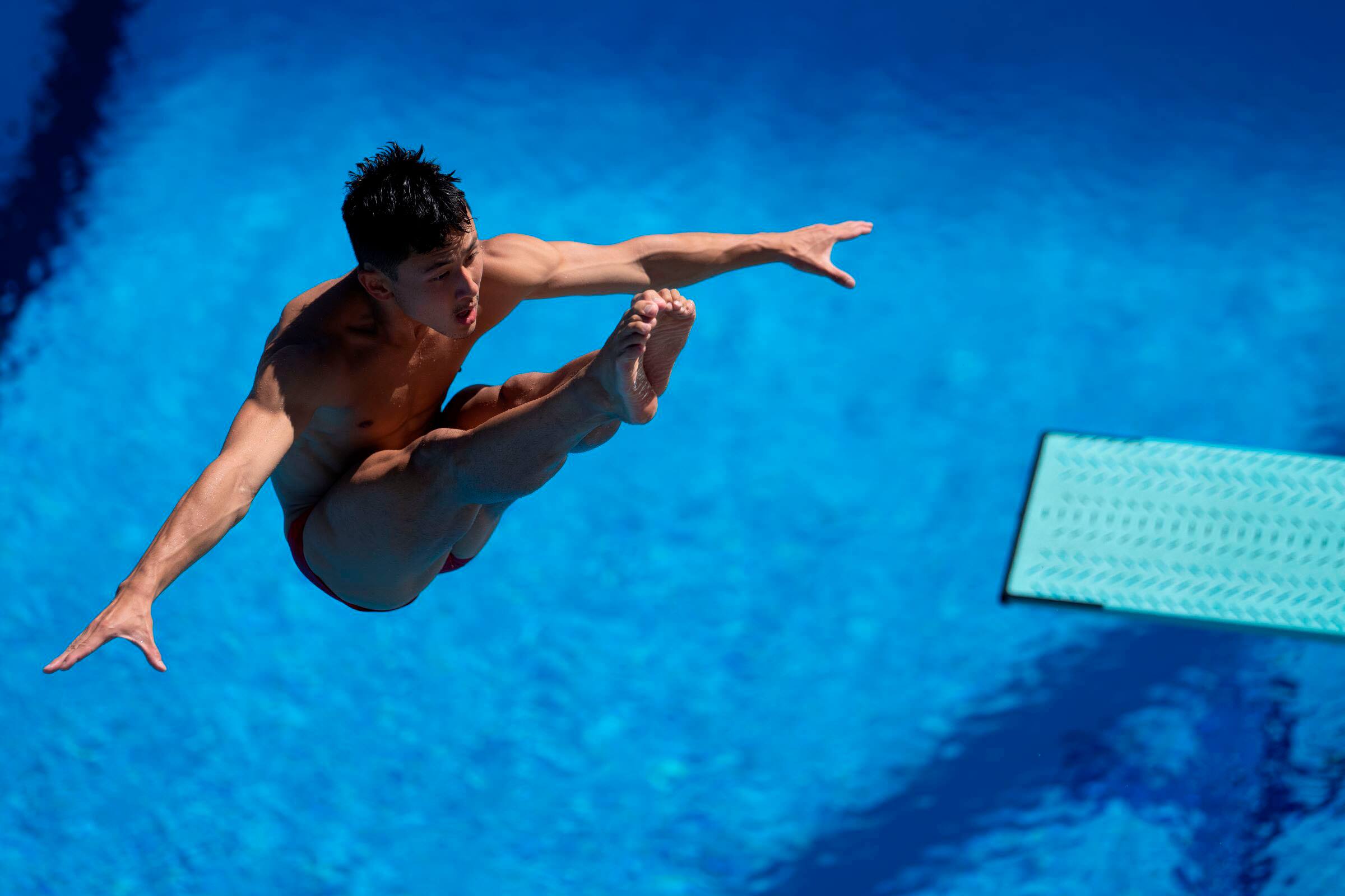 Alt View 21. Sony - FE 50-150 F2 G Master Lens - White.