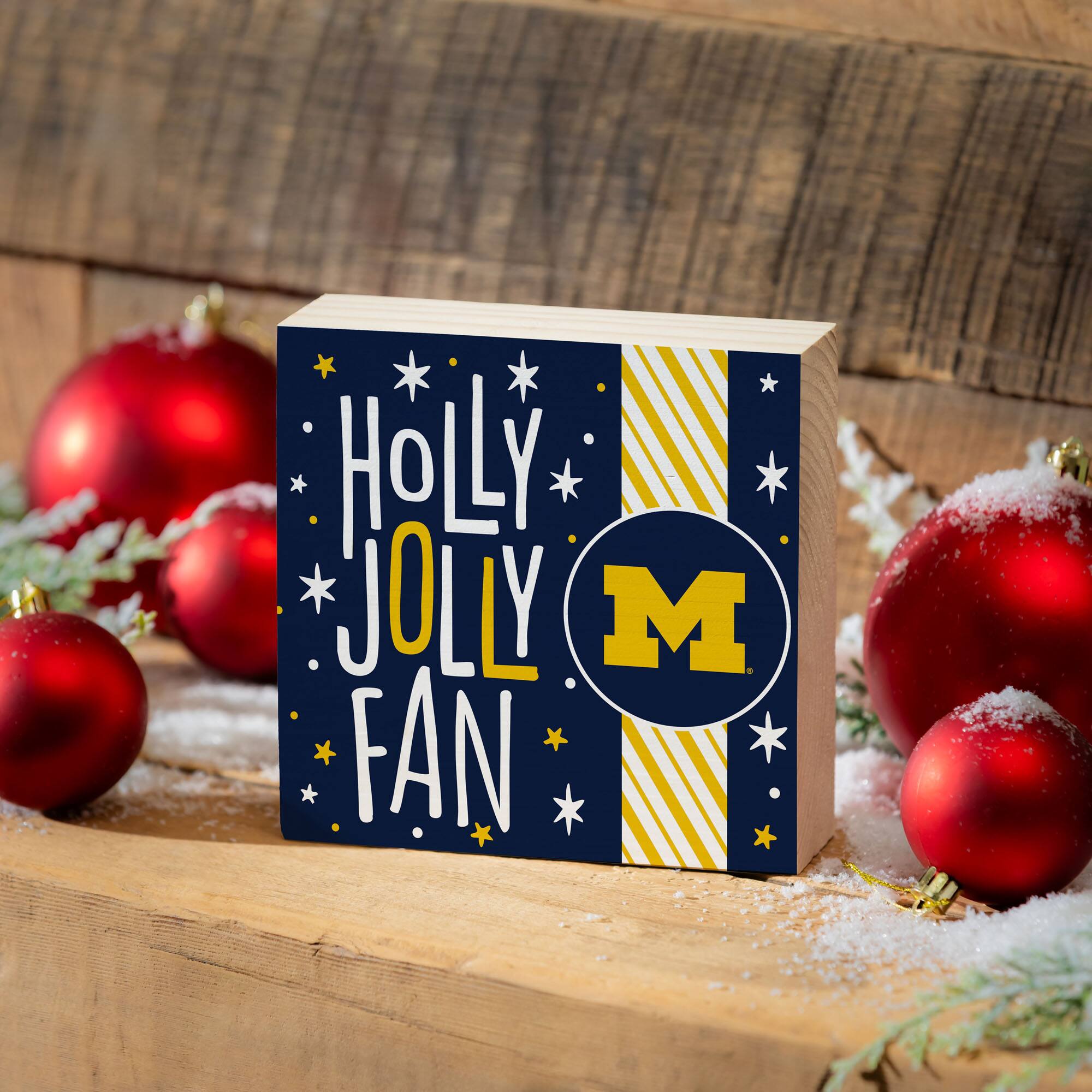 HOLLY JOLLY FAN  
M