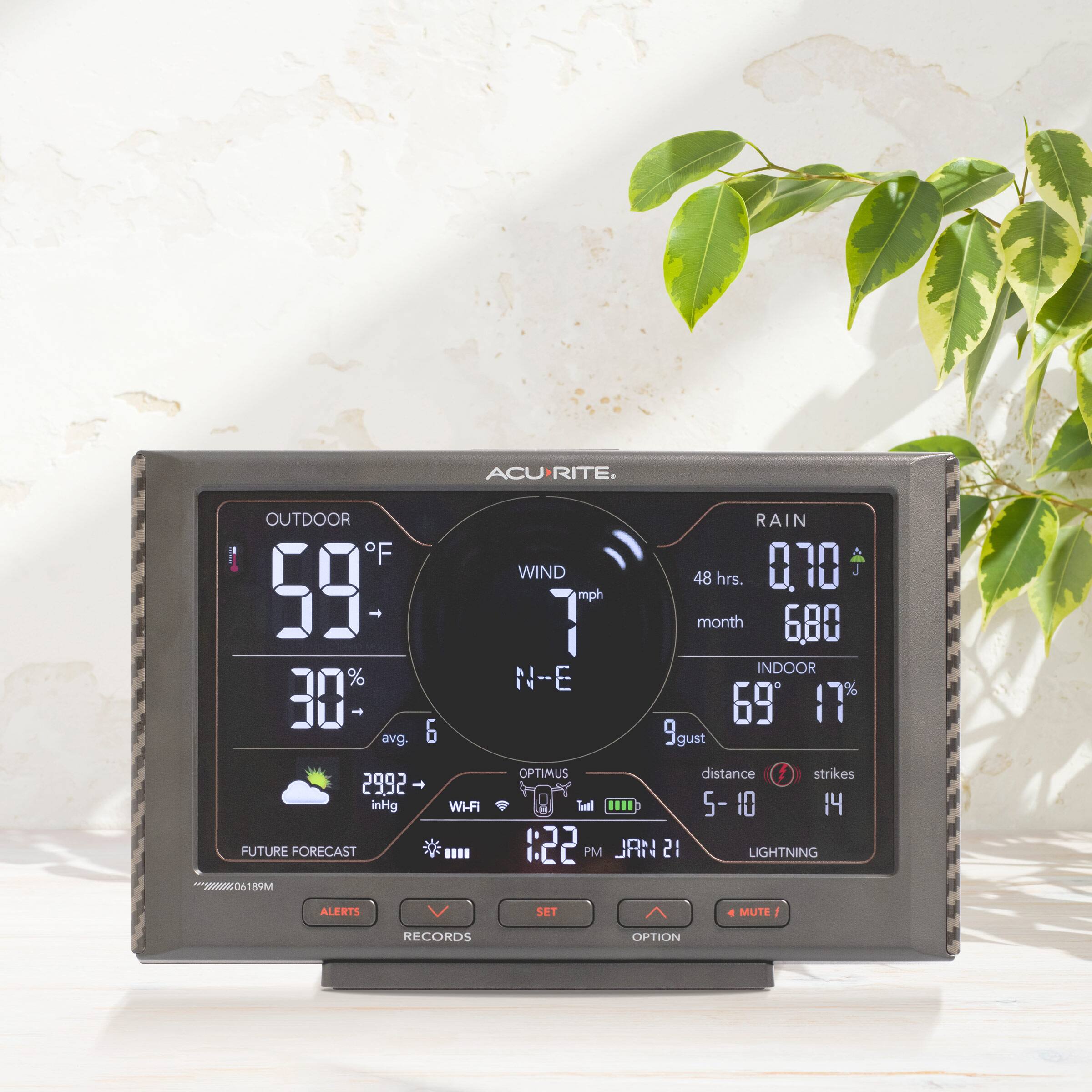ACURITE.  
OUTDOOR  
59°F  
30% avg.  
2992 inHg  
Wi-Fi  
FUTURE FORECAST  
RAIN  
0.70  
48 hrs.  
6.80  
WIND  
7 mph  
N-E  
INDOOR  
69°F  
17%  
9 gust  
distance strikes  
5-10  
14  
LIGHTNING  
1:22 PM  
JAN 21  
LIGHTNING ALERTS SET + MUTE  
RECORDS OPTION