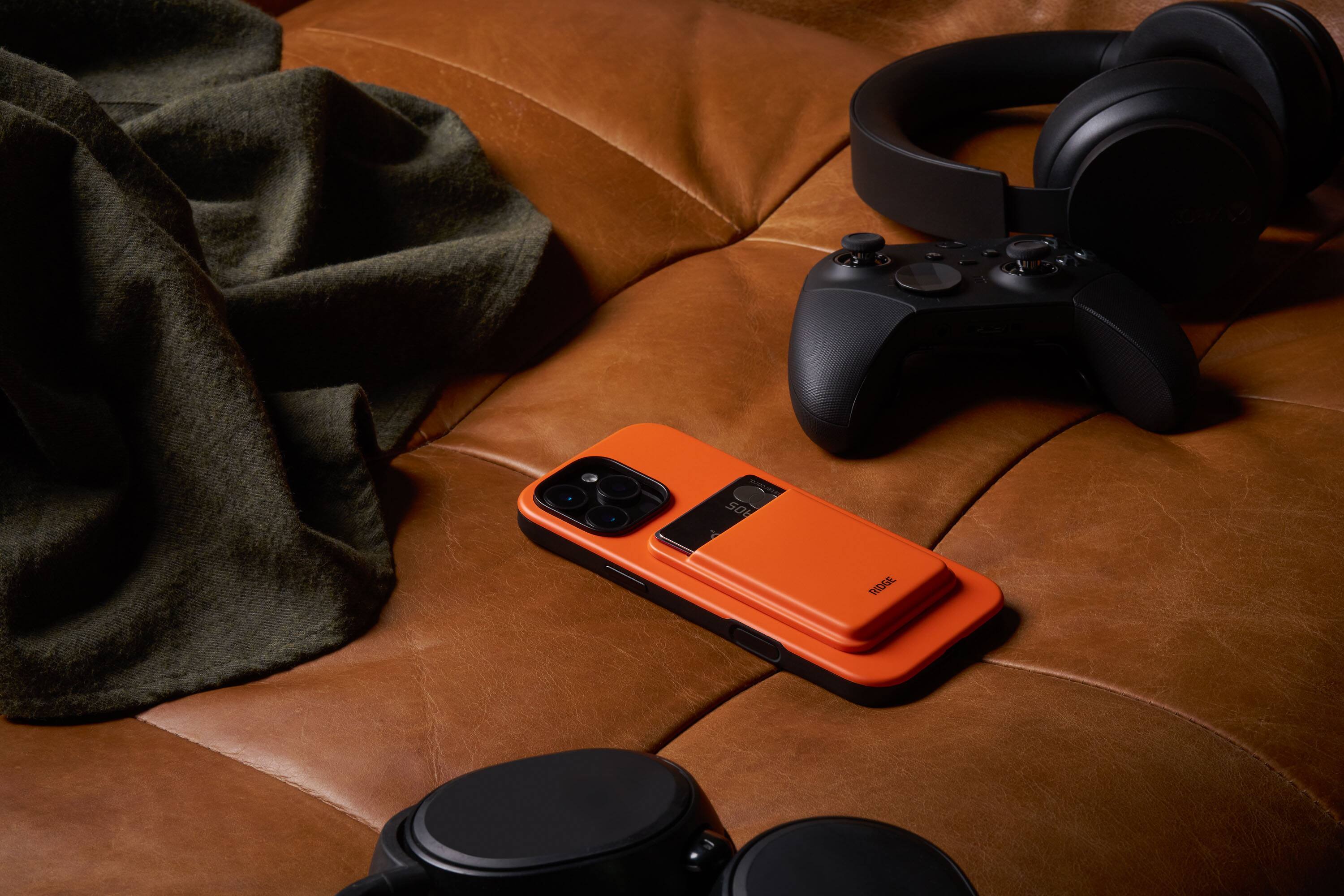 Back. The Ridge Wallet - Magsafe Cardholder - Basecamp Orange.