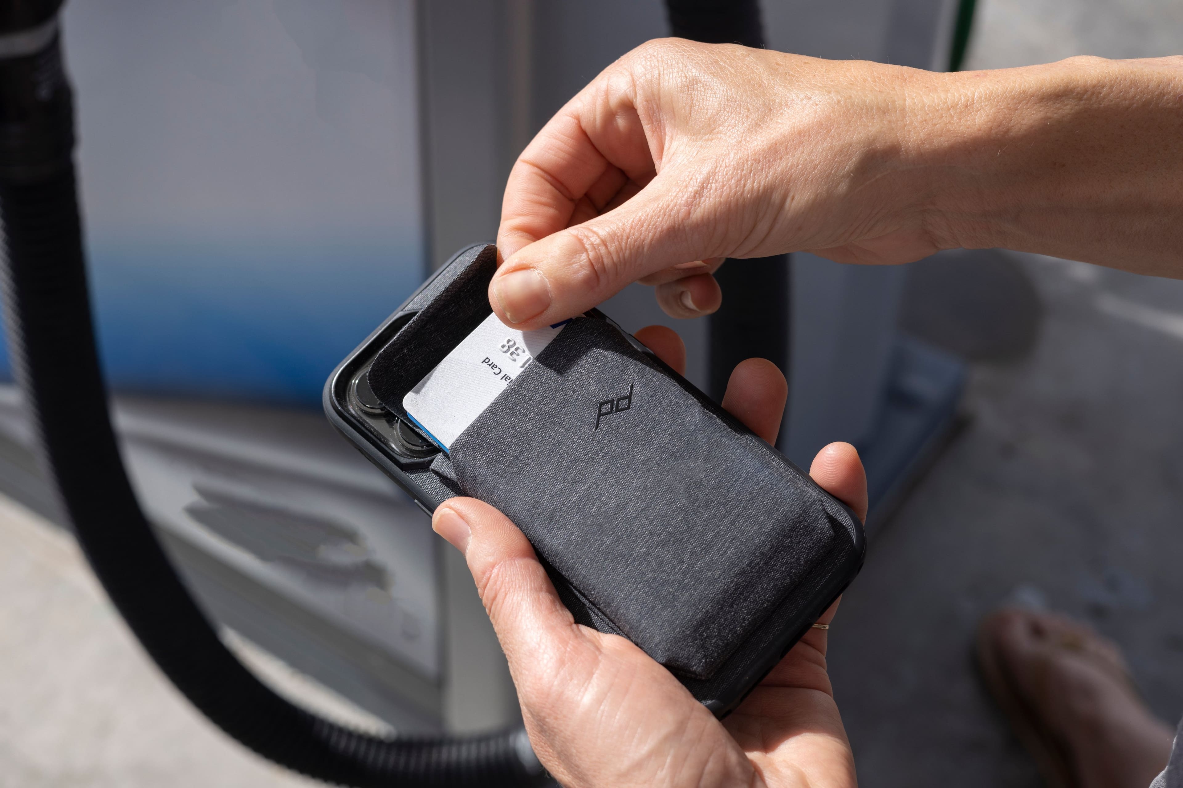 Alt View 15. Peak Design - Mobile Wallet Slim - Charcoal.