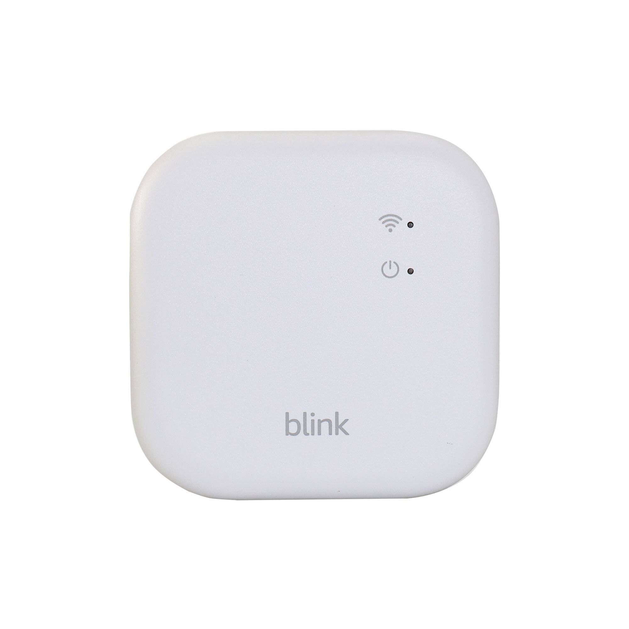 Left. Blink - 2x Blink Outdoor 4 XR Security Camera Extended Range (Sync Module XR) - 4 Camera - Black.
