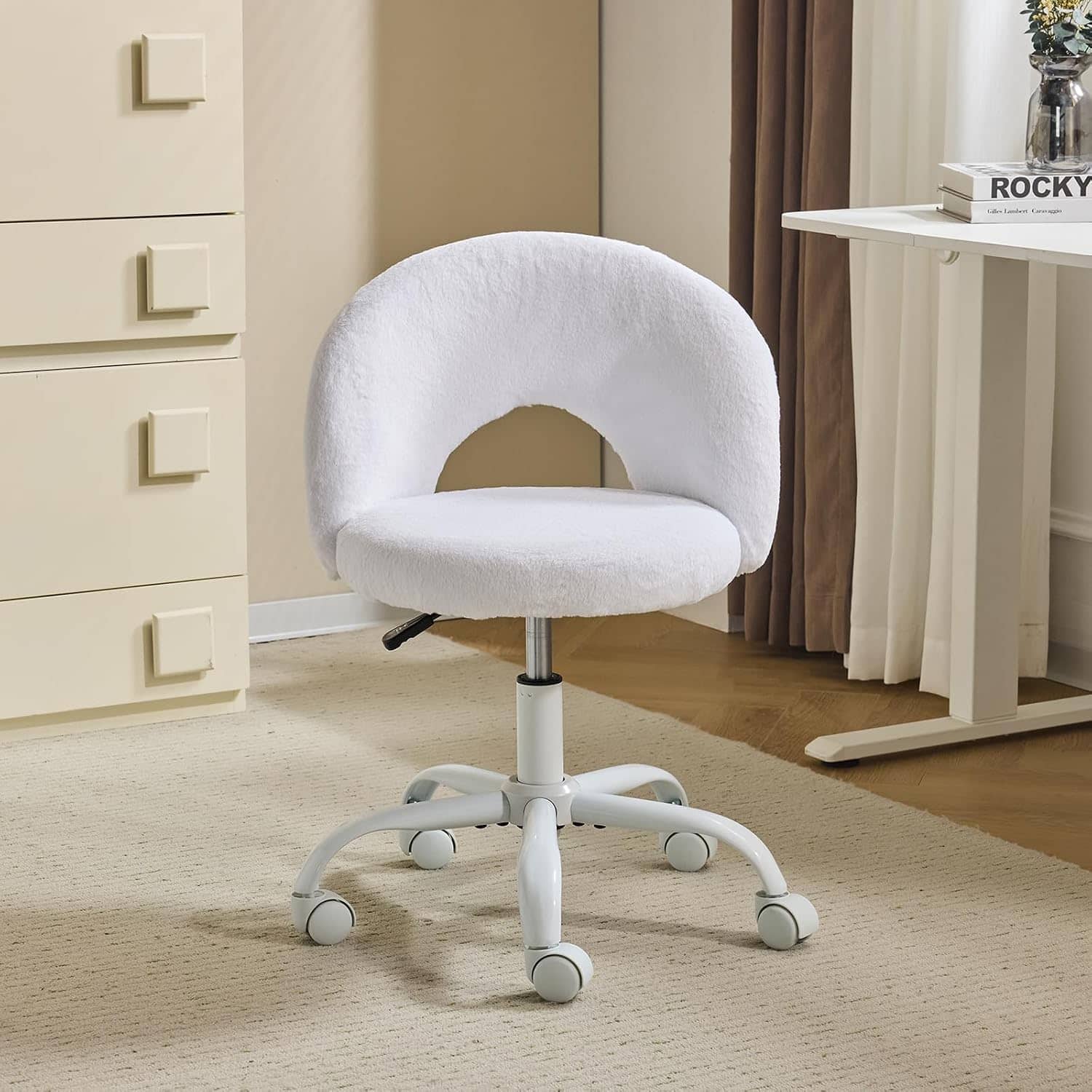 Winado - Small Vanity Chair with Wheels for Girls Cute Adjustable Height Armless Office Desk Chair 360°Swivel Comfy Rolling Chair - Furry White