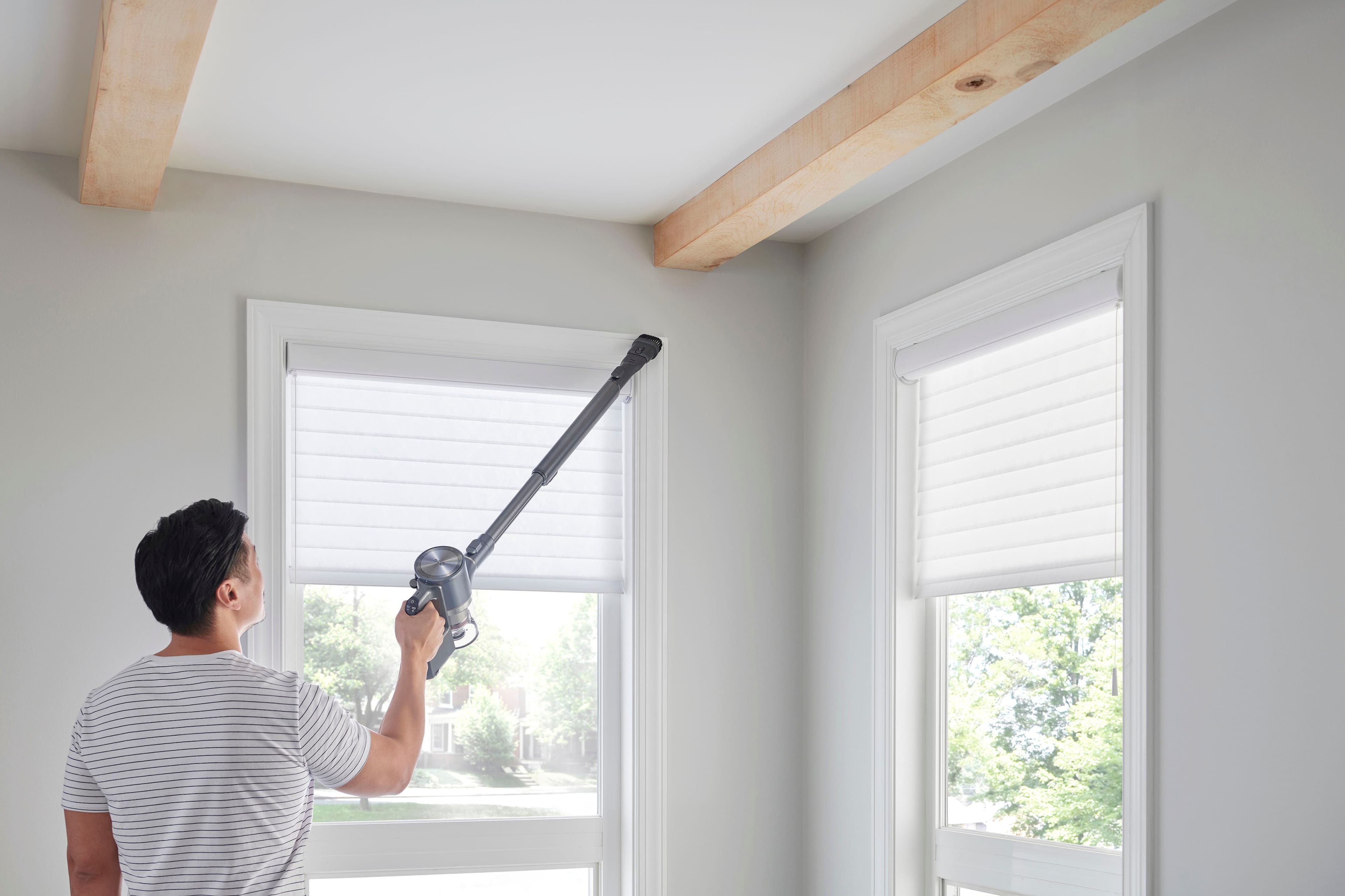 Alt View 37. LG - CordZero All-in-One Cordless Stick Vacuum with Auto Empty - Iron Grey.