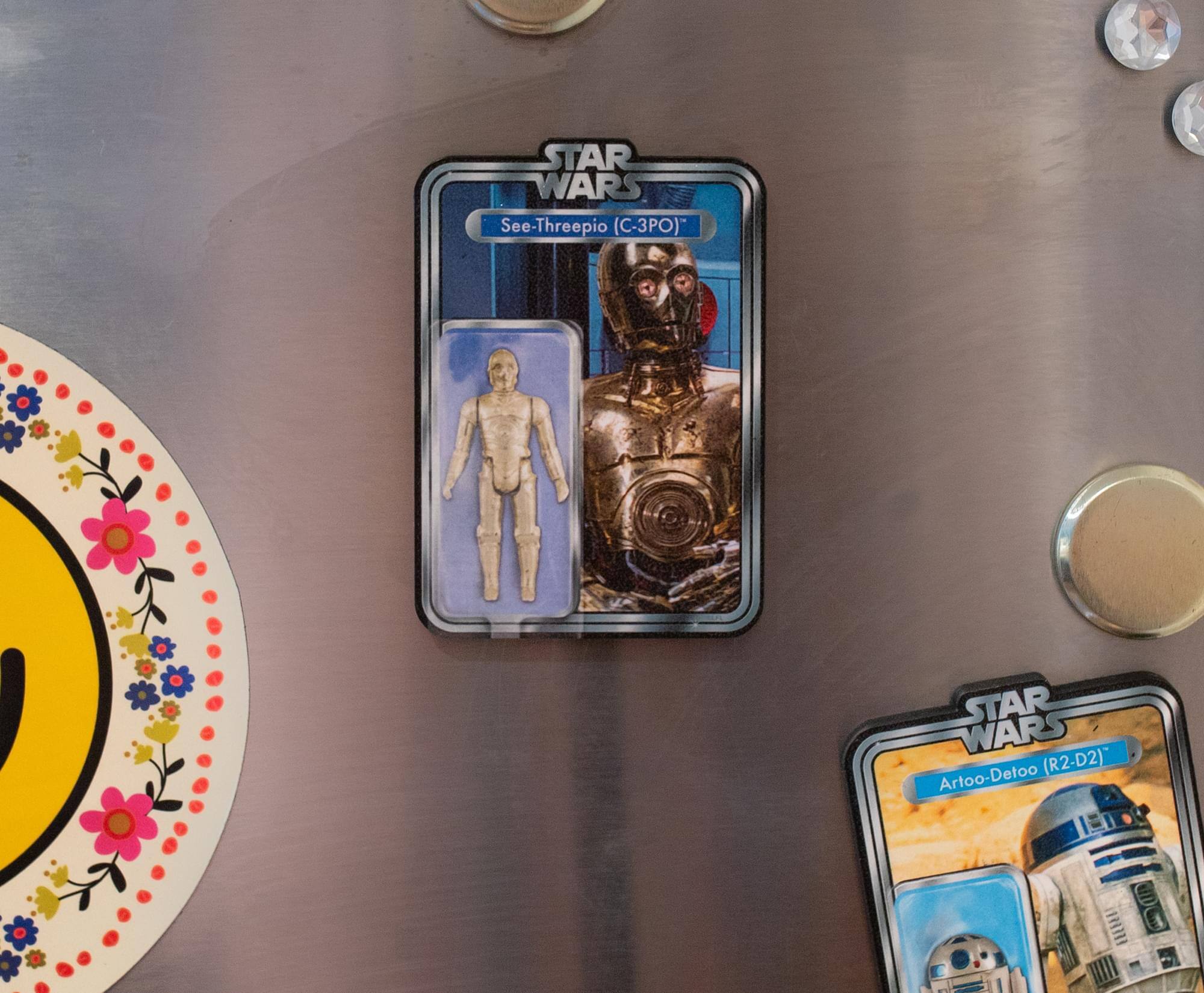 STAR WARS  
See-Threepio (C-3PO)  
STAR WARS  
Artoo-Detoo (R2-D2)