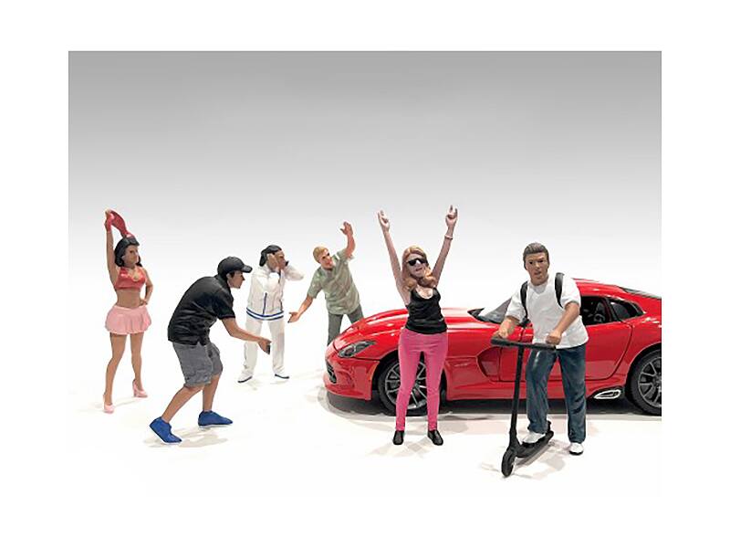 Angle. American Diorama - "Figure24 Series 2" 6 piece Figure Set for 1/24 Scale Models by American Diorama - Multi.