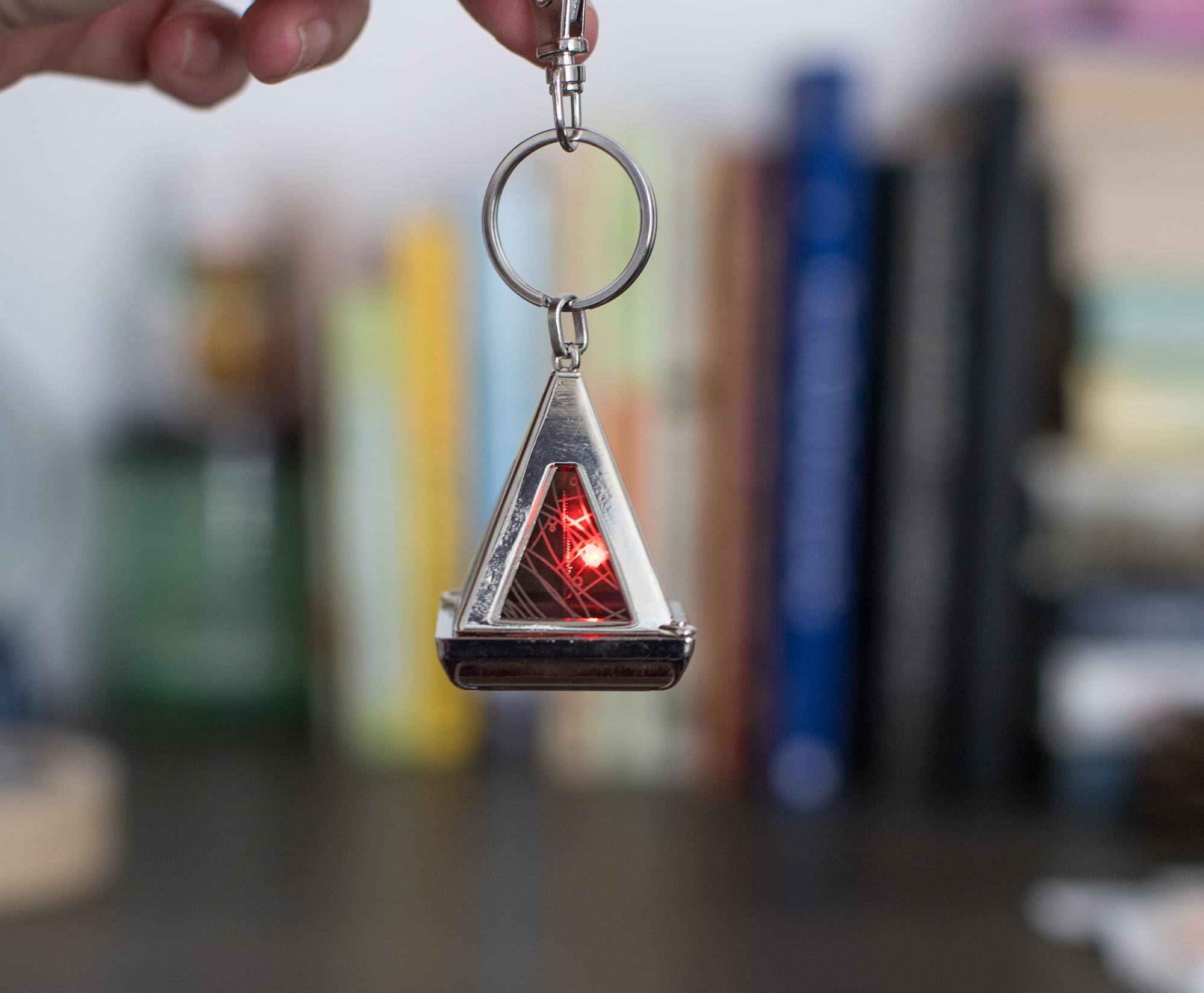 Alt View 3. Star Wars - Star Wars The Rise of Skywalker Light-Up Wayfinder Car & Backpack Keychain Ring - Silver.