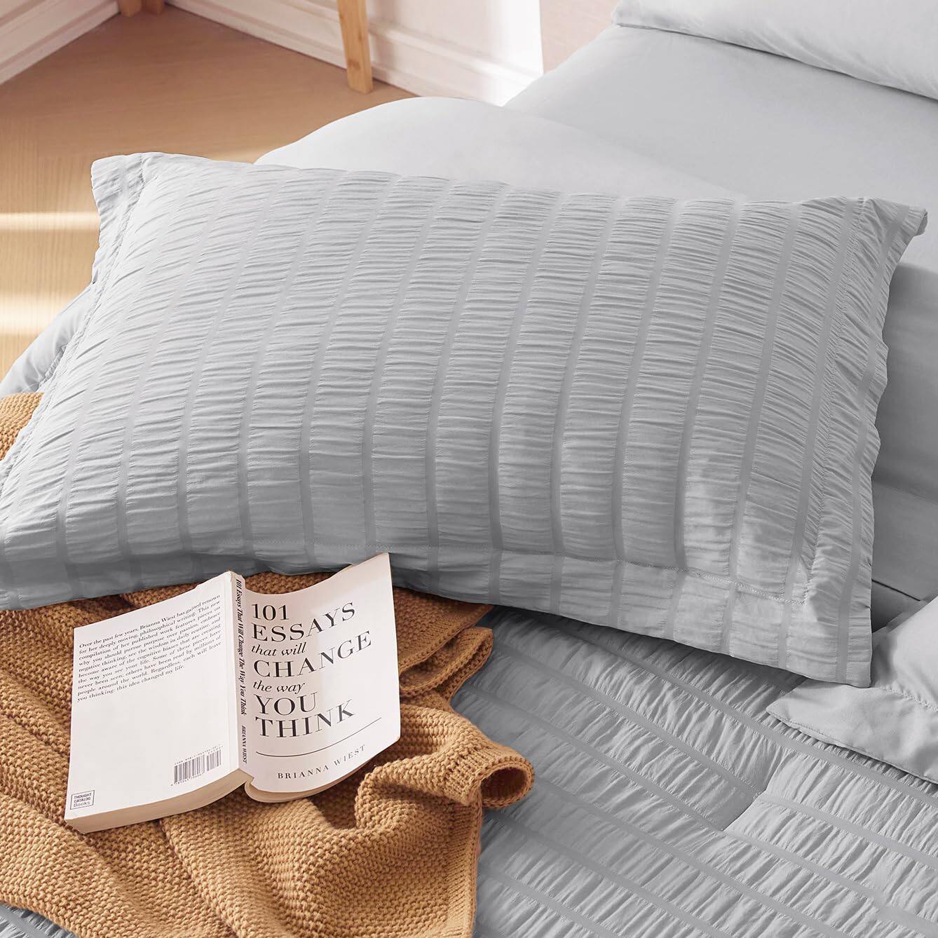 101 Essays that will Change the Way You Think  
Brianna West