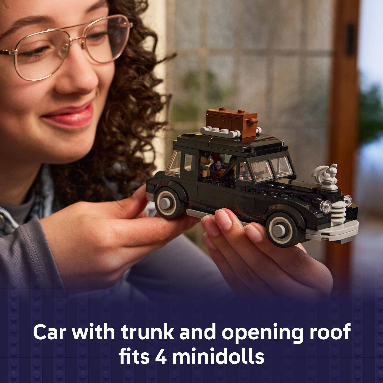 Car with trunk and opening roof fits 4 minidolls