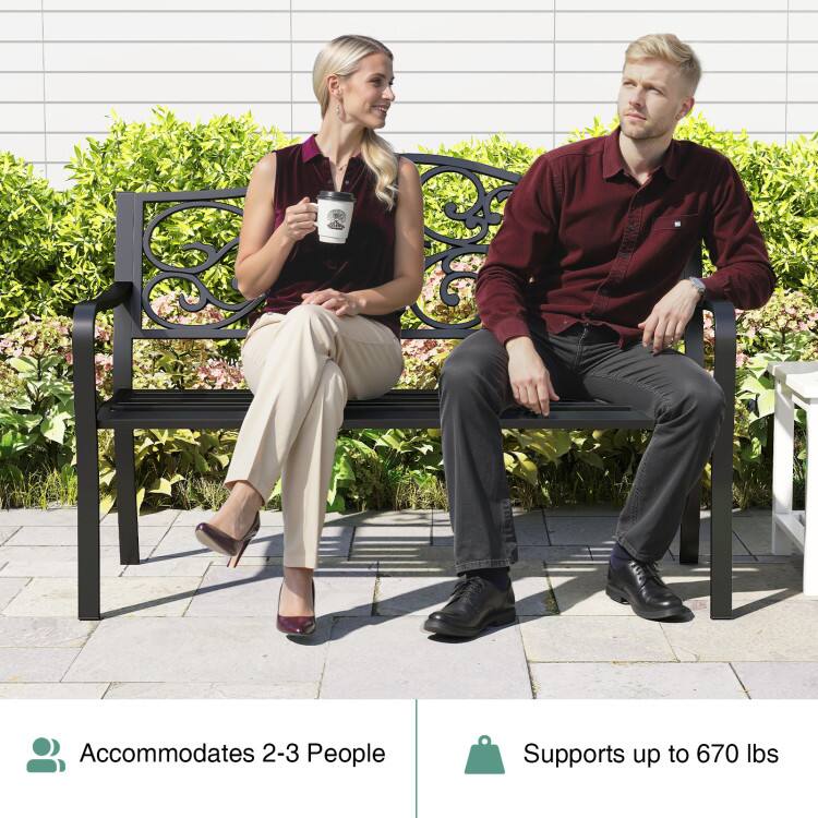 Accommodates 2-3 People  
Supports up to 670 lbs