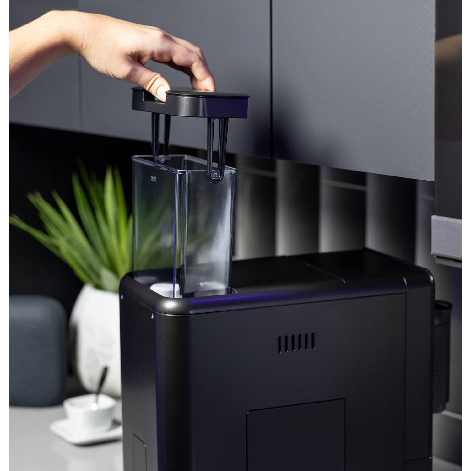 Alt View 4. GE - Profile Automatic Espresso Machine, One-Touch Brew P7CEBAS6RBB - Black.