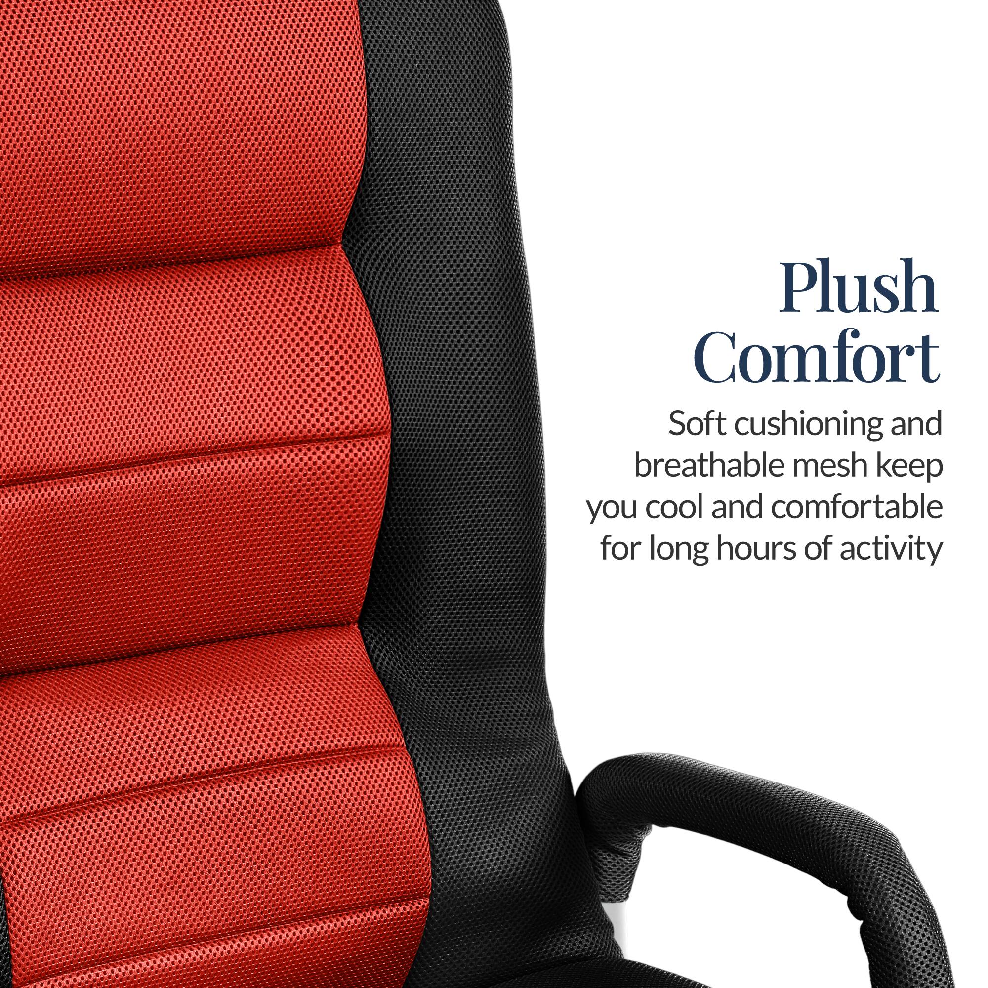 Plush Comfort  
Soft cushioning and breathable mesh keep you cool and comfortable for long hours of activity