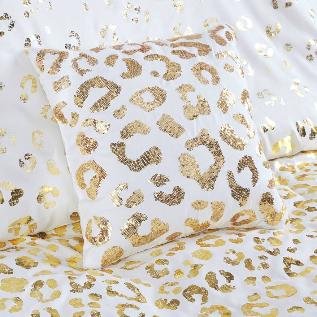 Alt View 2. Gracie Mills - Gracie Mills Amos Gold Leopard Metallic Duvet Cover Set - Ivory/Gold.