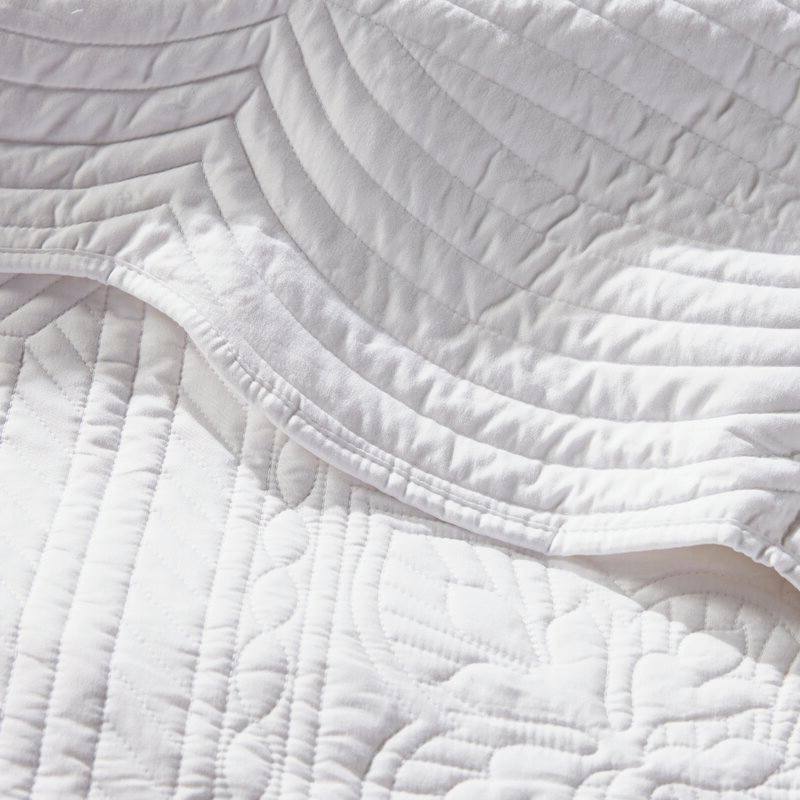 Alt View 1. Hivvago - Full/Queen size 3-Piece Reversible Scalloped Edges Microfiber Quilt Set in White - White.
