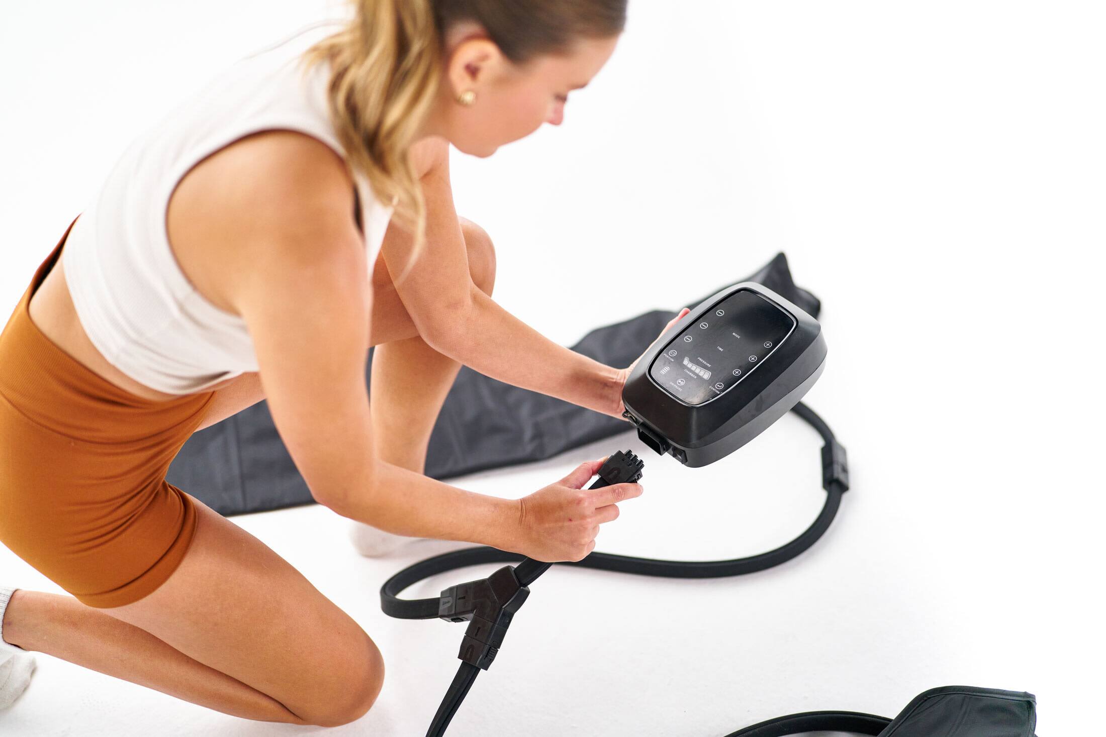 Alt View 1. Echelon - Air Compression Leg Massager Boots with Adjustable Pressure & 6 Massage Modes - Black.