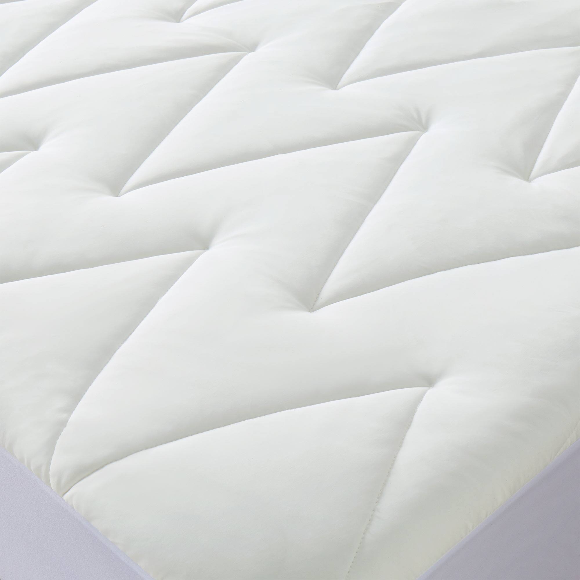 Alt View 1. Peace Nest - Peace Nest Soft Cooling Waterproof Quilted Mattress Pad with Elastic Deep Pocket, Zigzag, Queen - Zigzag.