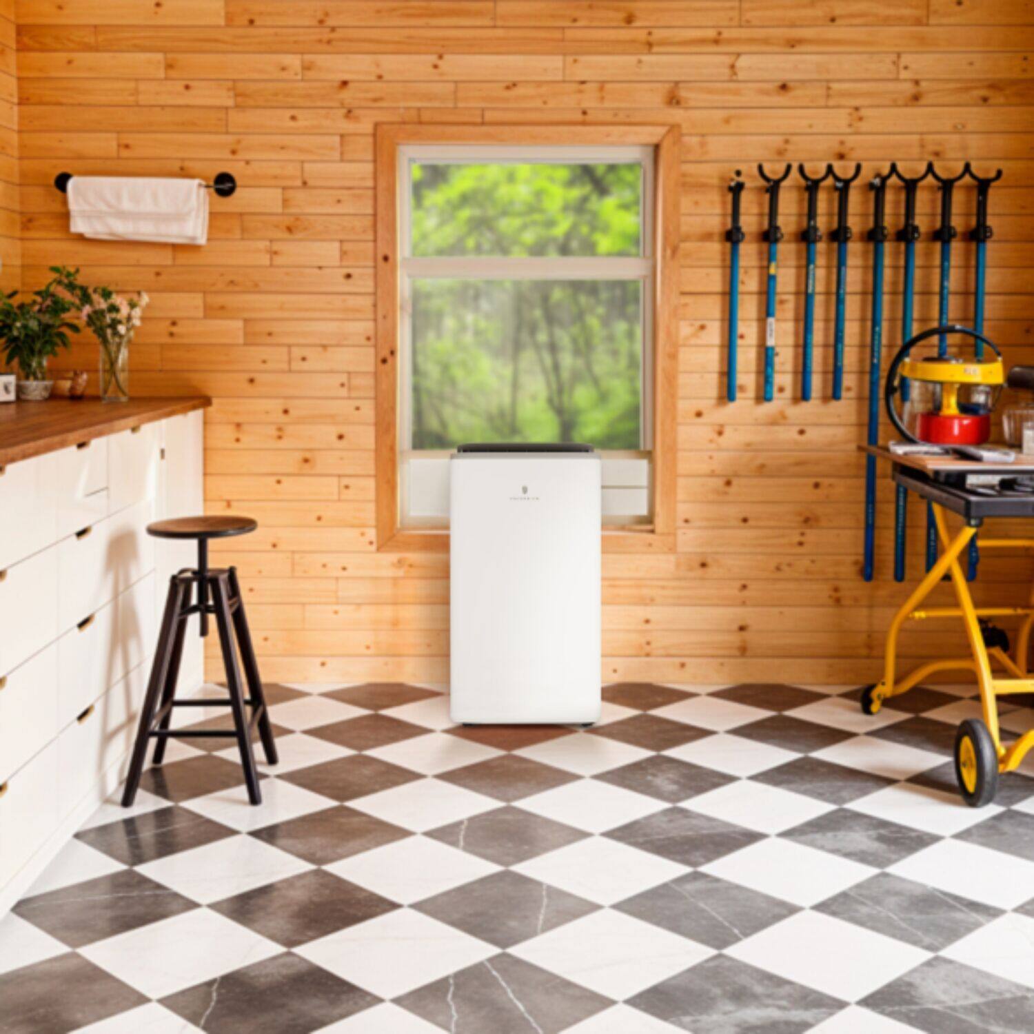 Alt View 19. Friedrich - 16000 BTU Portable, Inverter, Heat/Cool - White - White.