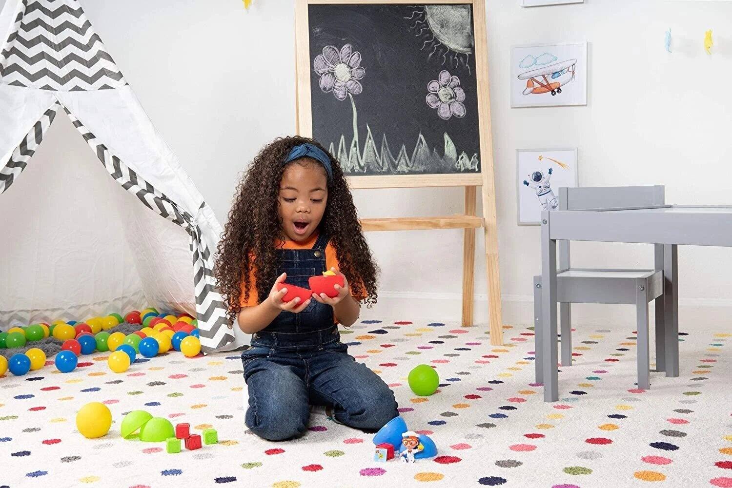 Alt View 4. Jazwares - Blippi Ball Pit Surprise 3-Pack Series 3 Learn Numbers & Shapes - Multicolor.