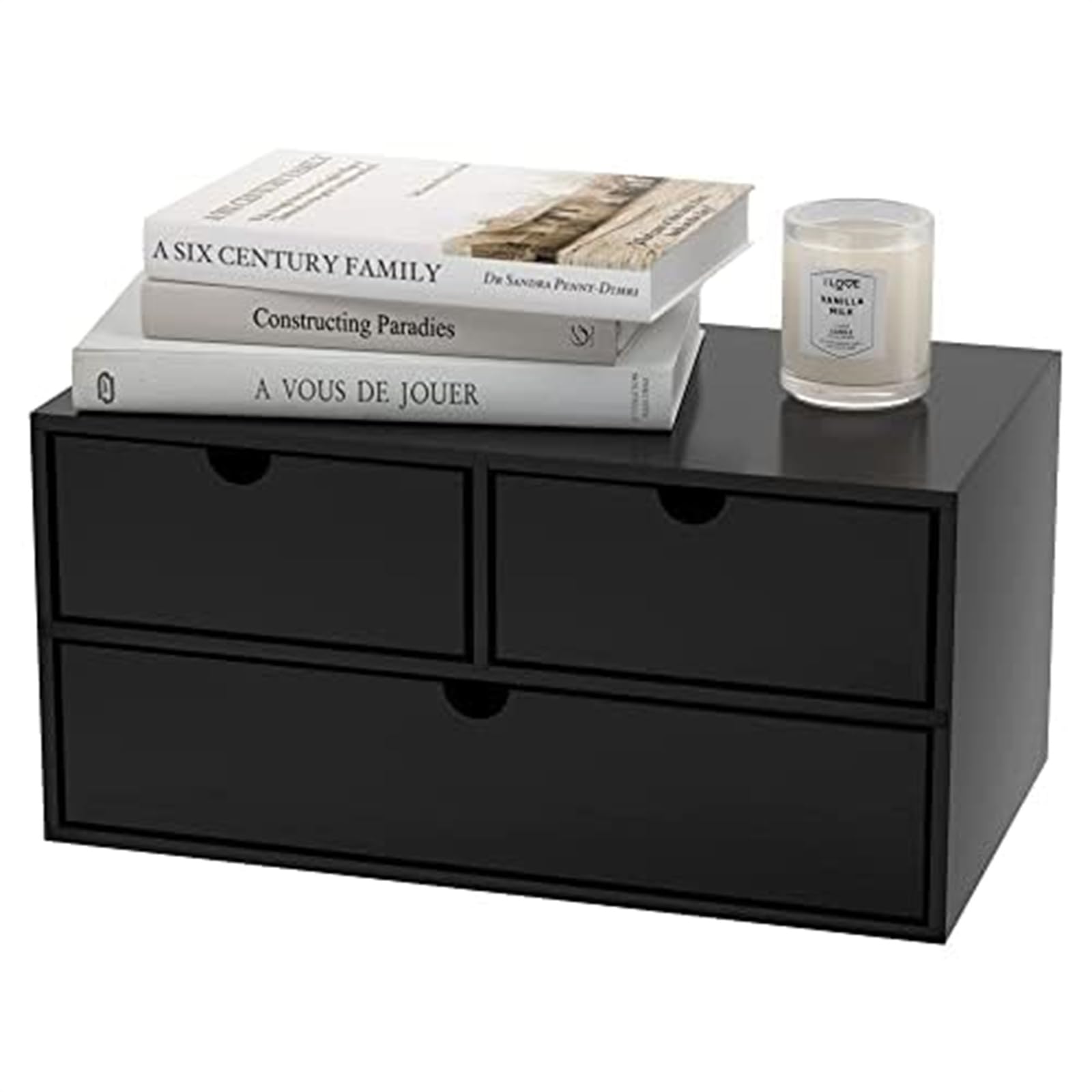 A SIX CENTURY FAMILY  
De Sandrs Penny DoMRI  
Constructing Paradises  

A VOUS DE JOUER  

RAMILLA