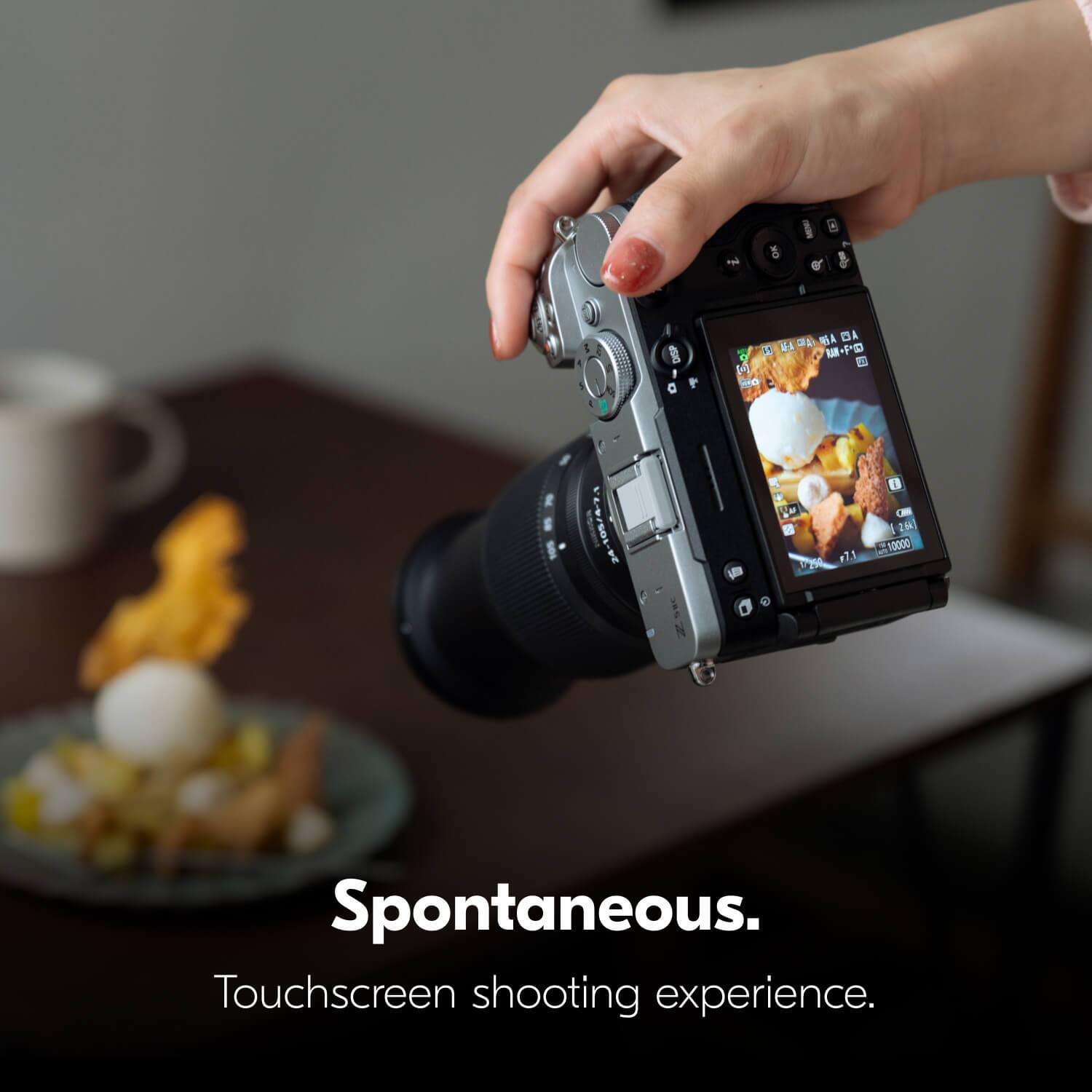 24-105/4-7.1  
DISP  
DAI 95.4 AF-A F GO () 1/250 7.1  
2.64) 10000  
Spontaneous. Touchscreen shooting experience.