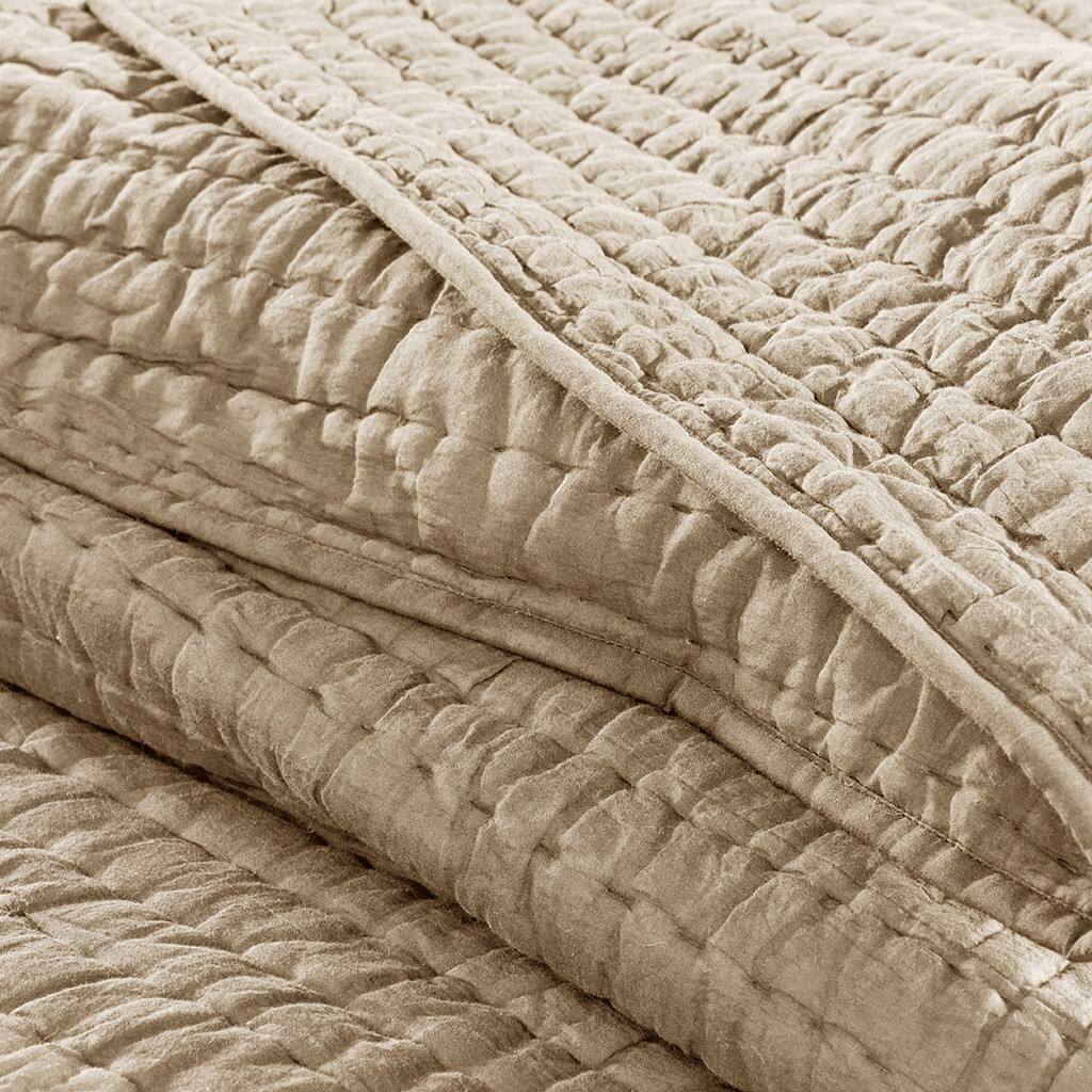 Alt View 5. Gracie Mills - Gracie Mills Rogelio Hand-Quilted Channel Stitching Cotton Quilt Set - Linen.
