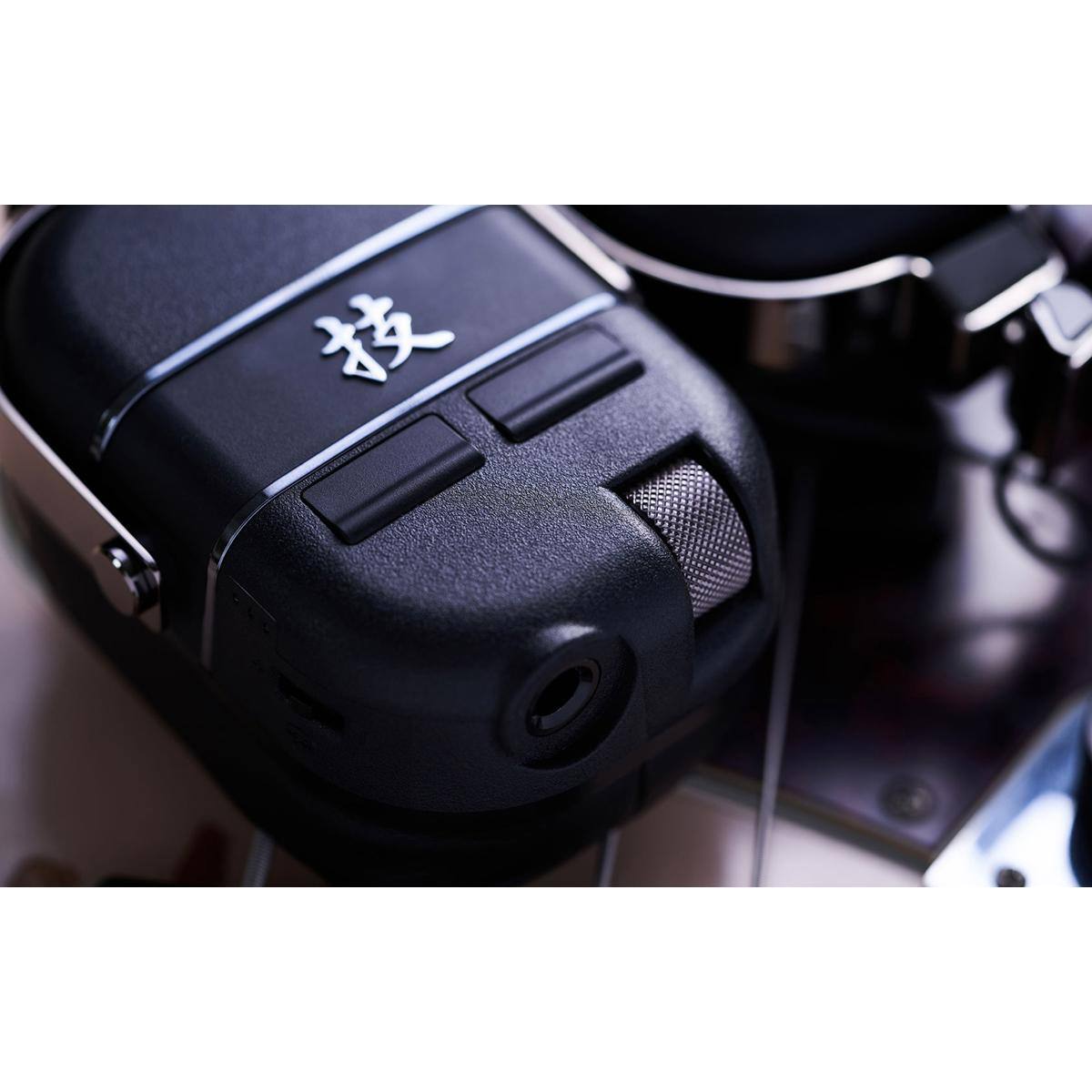Alt View 5. BOSS - BOSS WAZA-Air Bass Wireless Personal Bass Amplification System (Black).