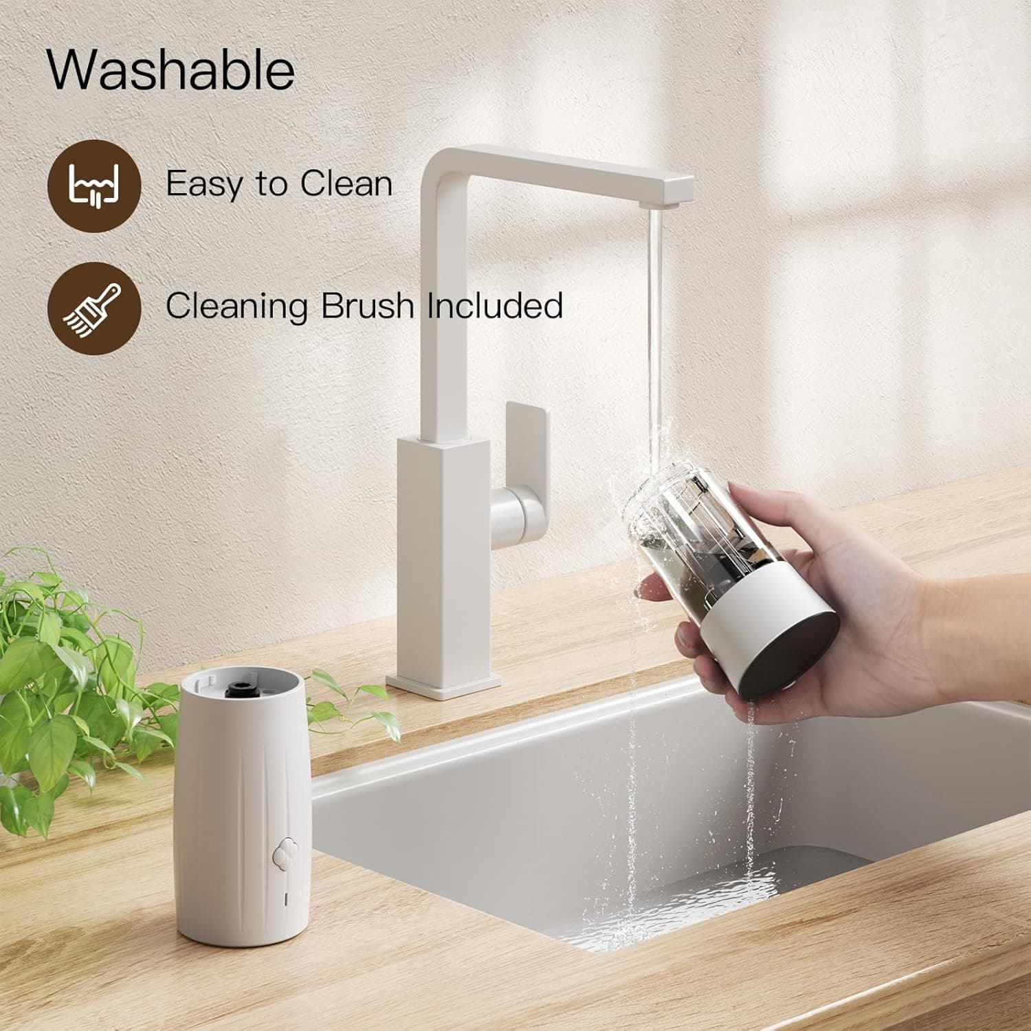 Washable  
Easy to Clean  
Cleaning Brush Included