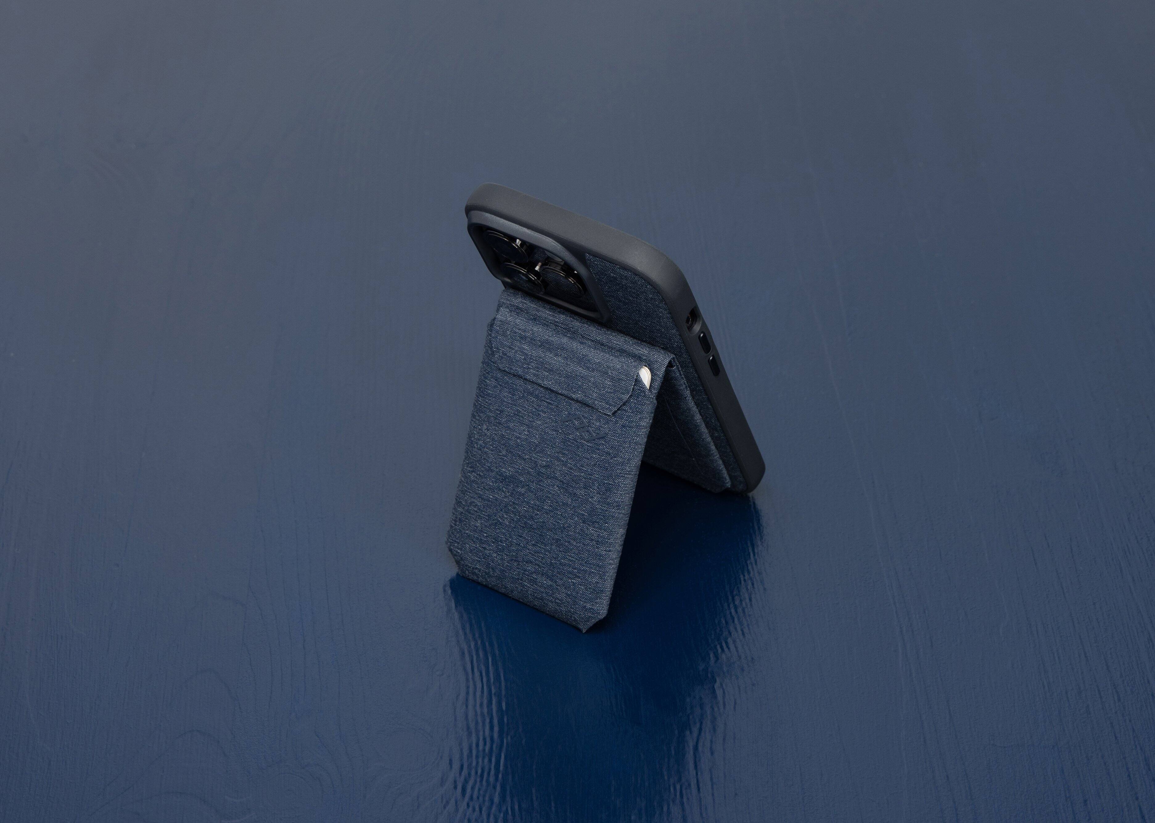 Left. Peak Design - Everyday Fabric Case v2 for iPhone 15 Pro Max - Midnight.