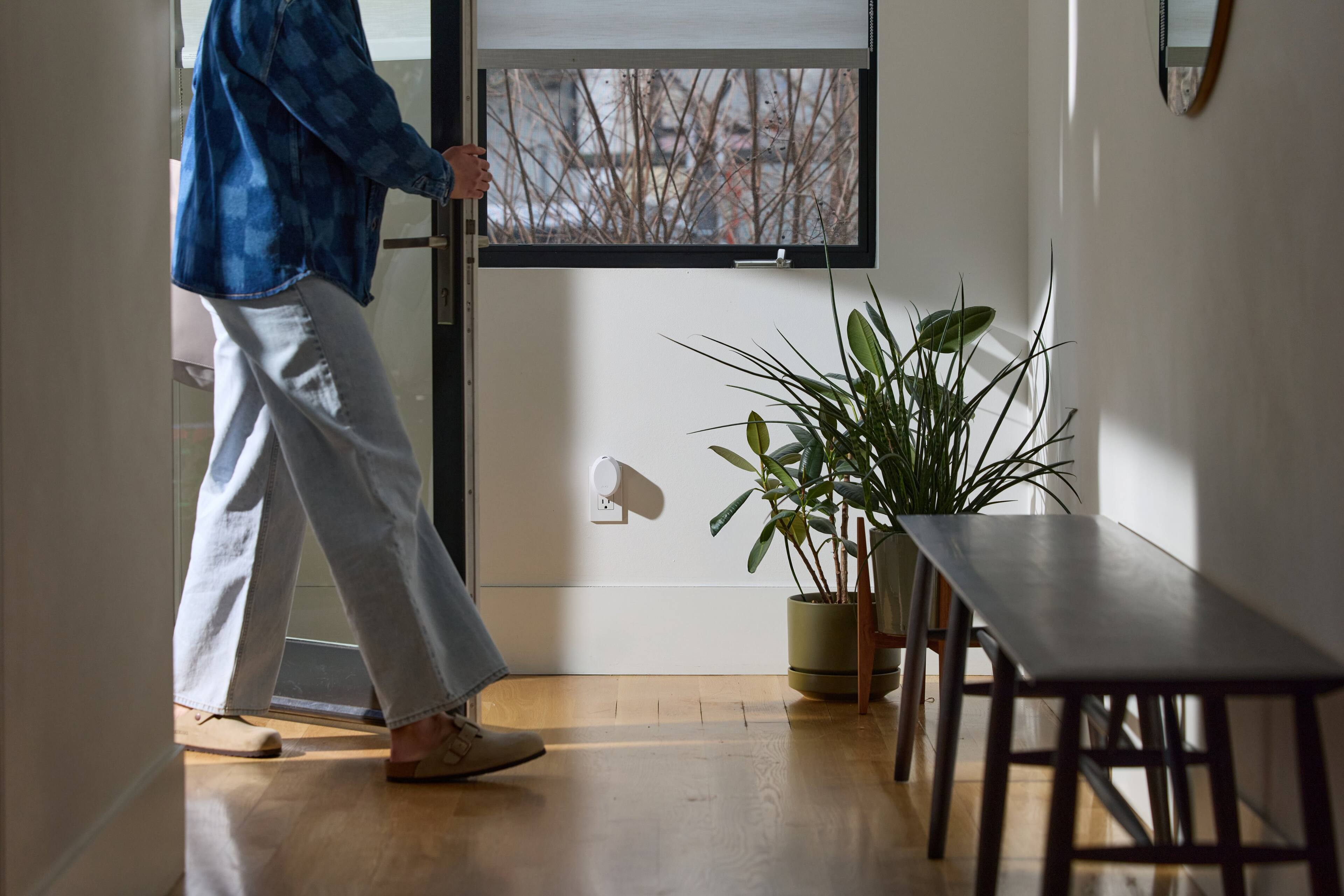 Alt View 4. Pura - Pura Mini Smart Home Fragrance Diffuser - White.