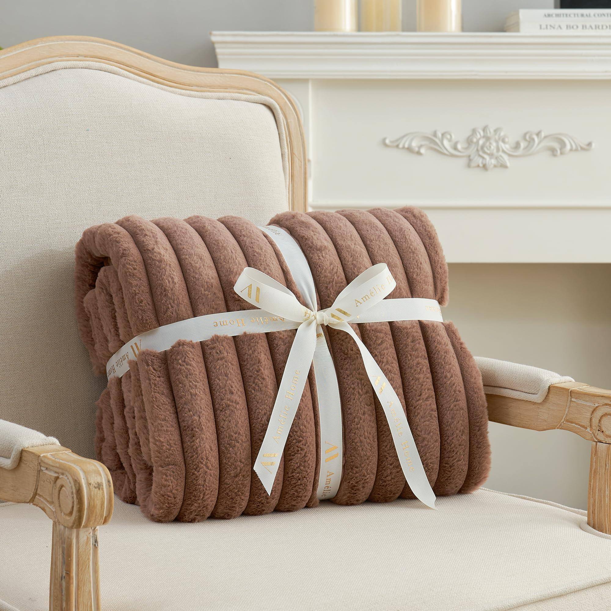 Architectural Digest  
Lina Bo Bardi  

Amelie Home  
Amelie Home  
Amelie Home