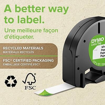 A better way to label.  
Une meilleure façon d'étiqueter.  

RECYCLED MATERIALS  
MATÉRIAUX RECYCLÉS  

FSC CERTIFIED PACKAGING  
EMBALLAGE CERTIFIÉ FSC  

DYMO Tag  
Letra tag  
Wh Pap  
Pape Pap  

1/2" X 13"  
12mm X 12m