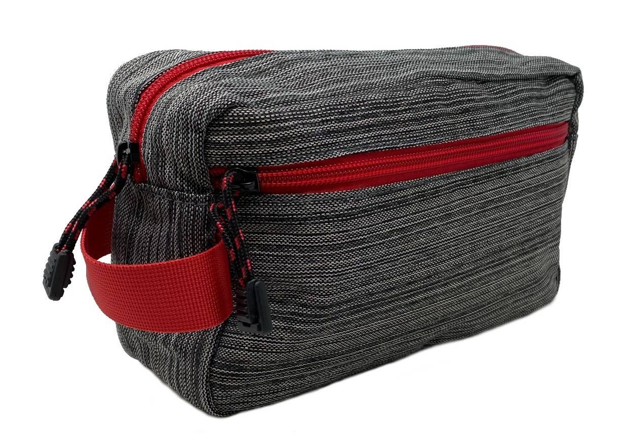 Angle. Youzey Retail - The Hudson Dopp Kit.