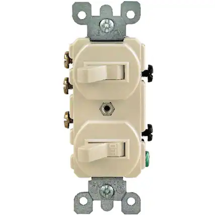 Front. Leviton - 3-Way Combination Toggle Switch, 15 Amp, CSA Boxed - White.