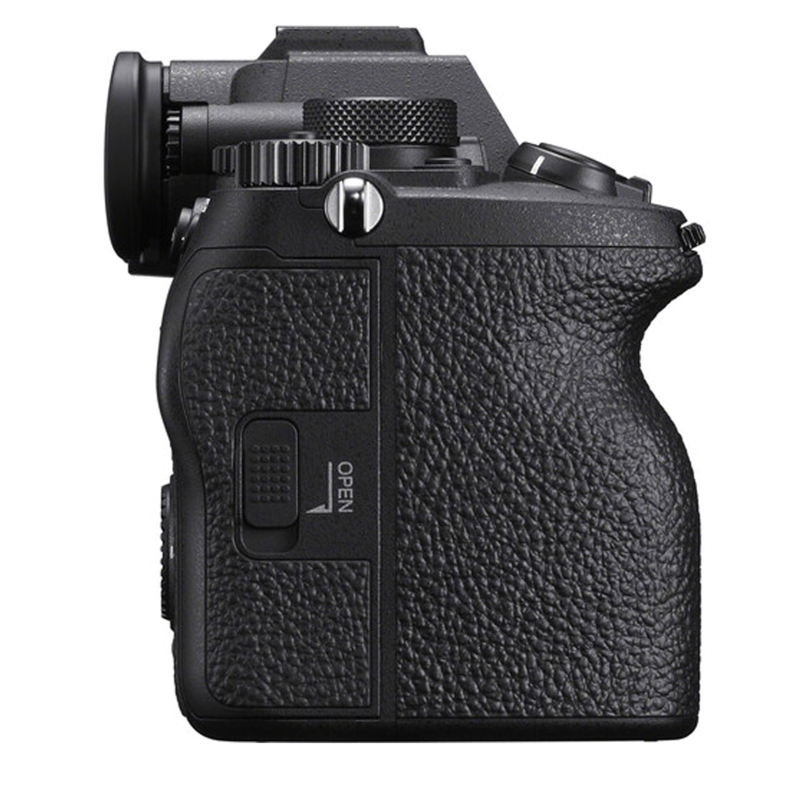 Alt View 4. Sony - Sony A7 IV Mirrorless Digital Camera 24MP w/ 28-70mm Lens, LED Light, Microphone, 128GB Extreme Speed + More! - Black.
