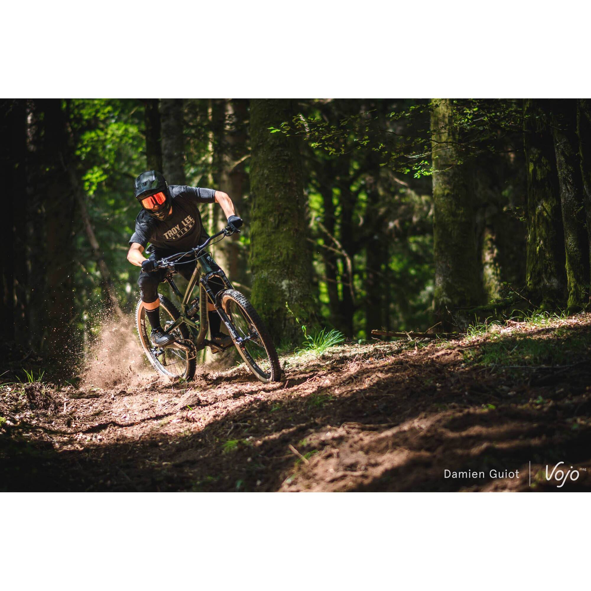 LEE TROY SIK -adh Damien Guiot Vojo
