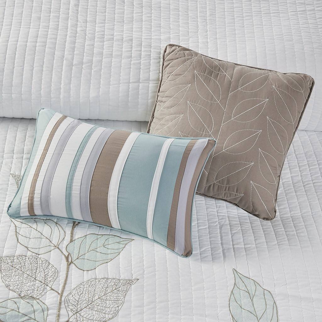 Alt View 2. Gracie Mills - Gracie Mills Forest 6-Piece Embroidered Quilt Set with Throw Pillows - Blue.