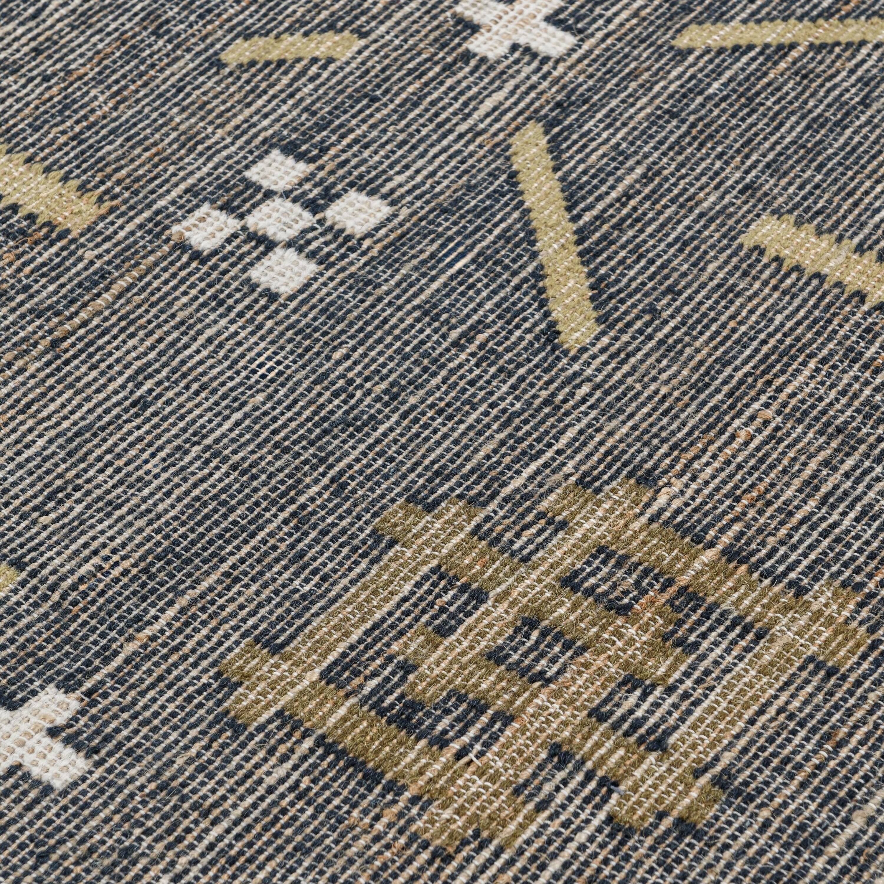 Manhattan Lane Hallway Runner Rug, Handwoven Traditional Tassels Black ...