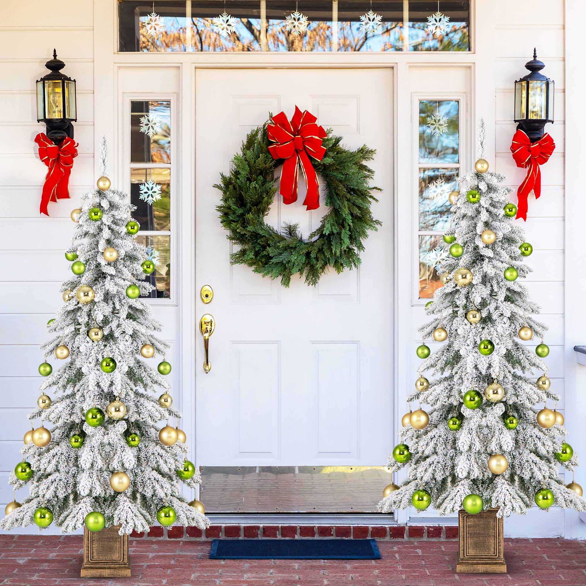 Alt View 4. Gymax - Gymax 6 ft Artificial Xmas Tree Hinged Christmas Tree w/ 589 Flocked Branch Tips - White, Green.