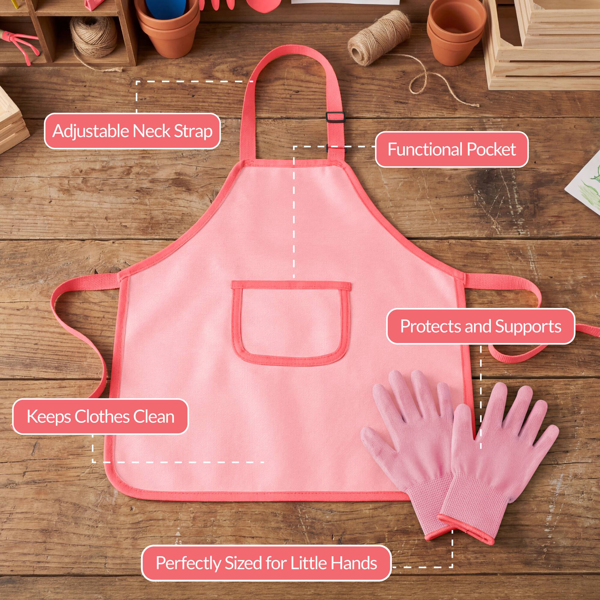 Adjustable Neck Strap  
Functional Pocket  
Keeps Clothes Clean  
Protects and Supports  
Perfectly Sized for Little Hands