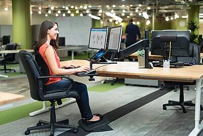 Alt View 4. Kensington - SmartFit Solemate Plus Tilt Adjustable Footrests - Black.