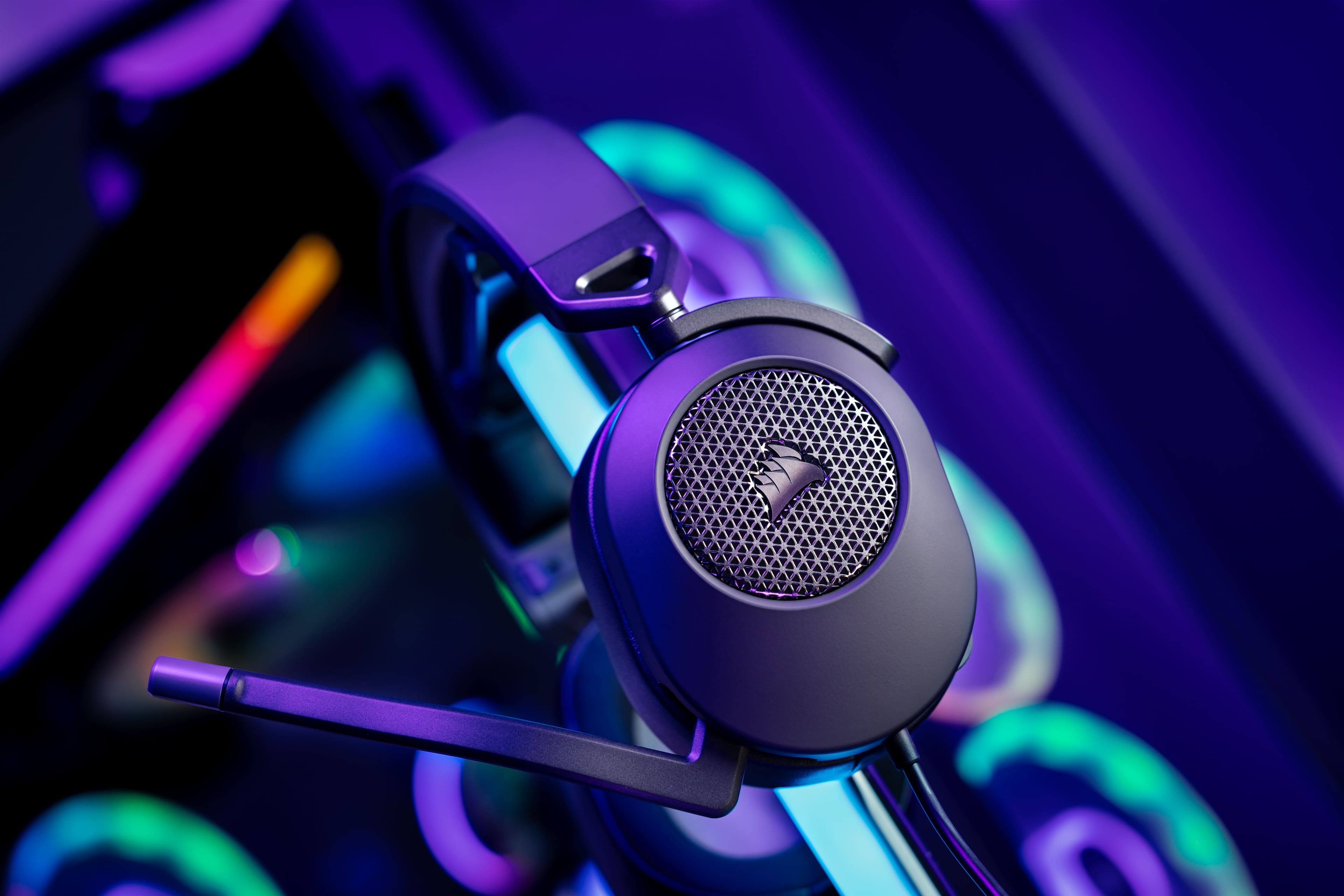 Alt View 15. CORSAIR - HS65 SURROUND Wired Gaming Headset for PC, PS5, and PS4 - Black.