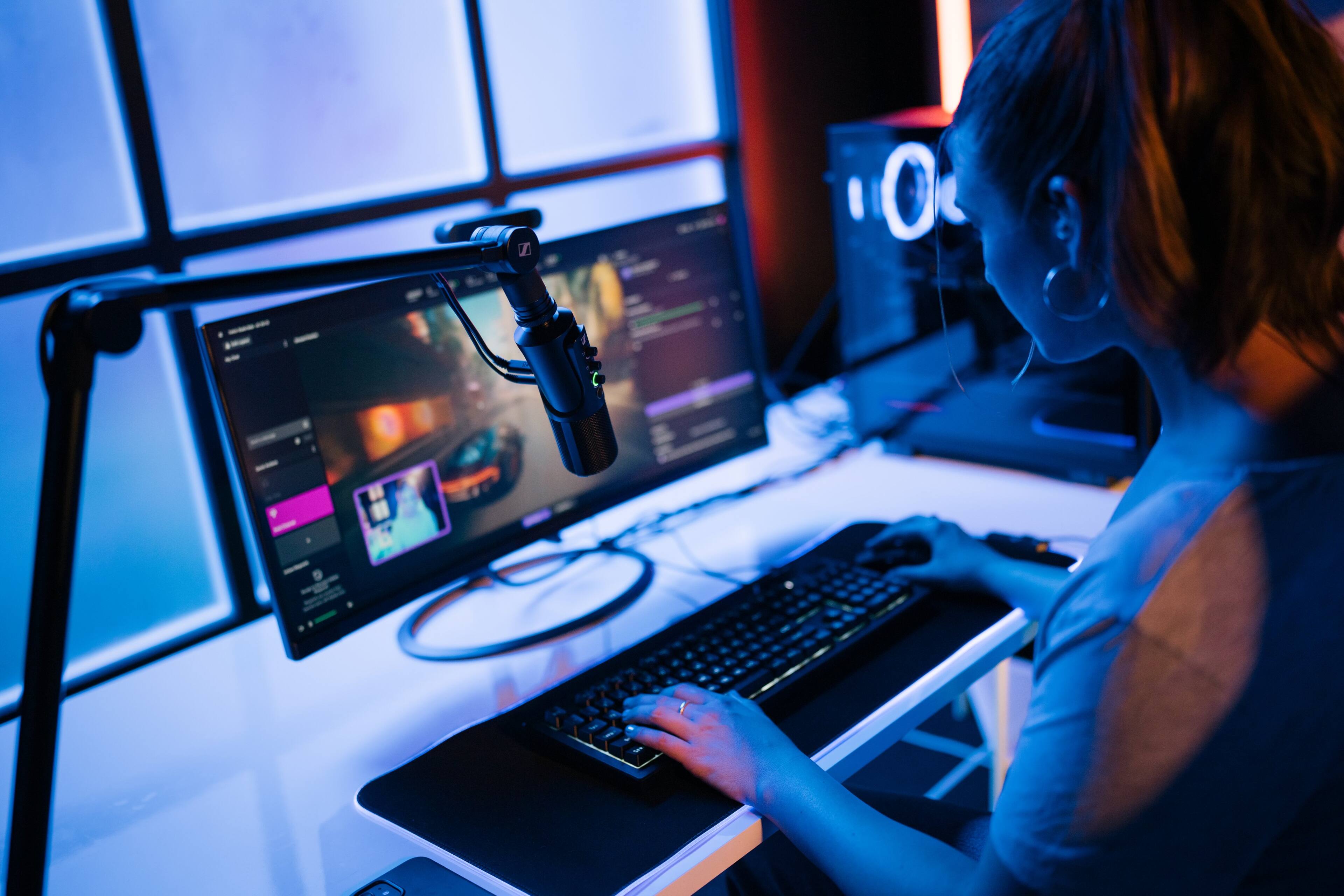 Alt View 15. Sennheiser - Profile USB Microphone Streaming Set with Boom Arm, 3 m USB-C Cable & Mic Pouch - Black.