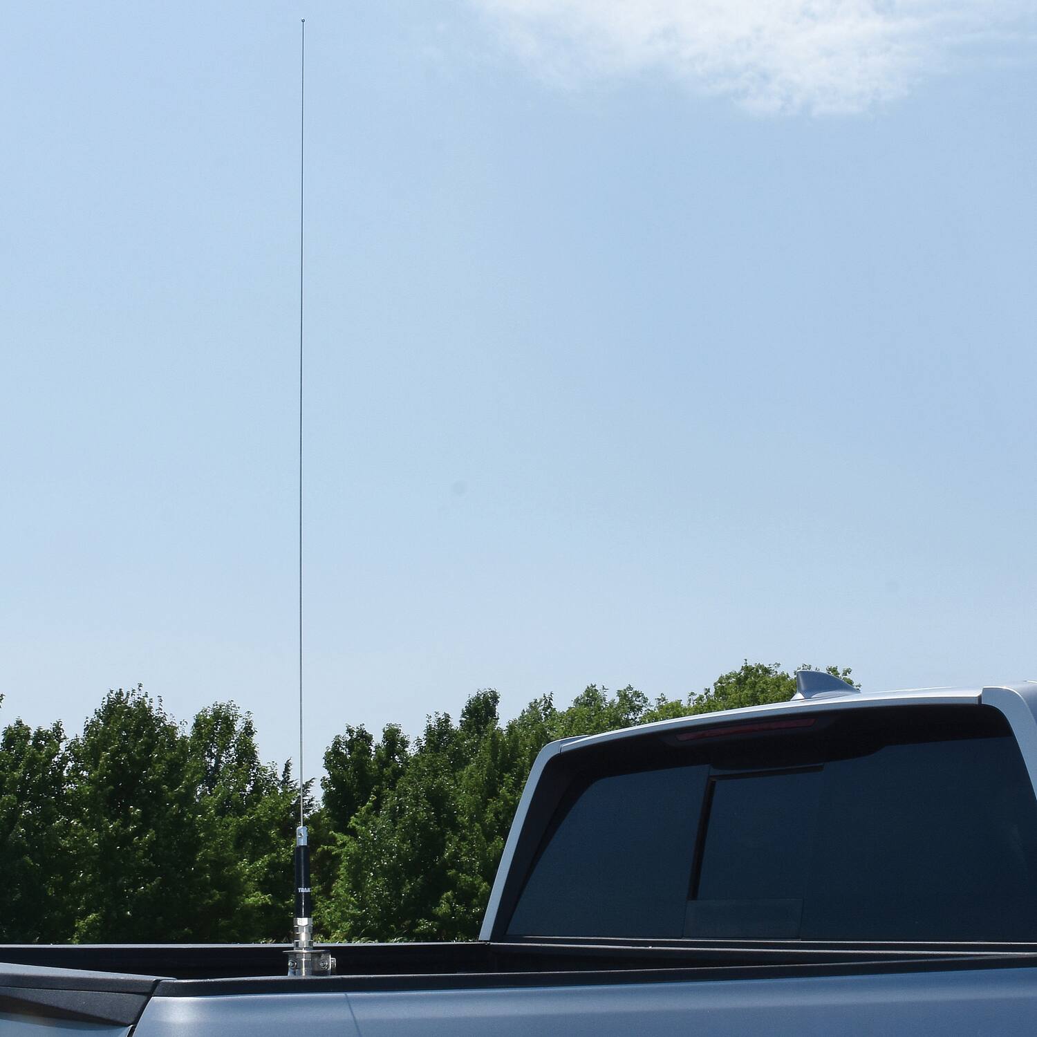 Angle. Tram - Tram Nh-4-hc Nighthawk 400-watt 26 Mhz To 29 Mhz 43-inch-whip Cb Antenna - Silver.