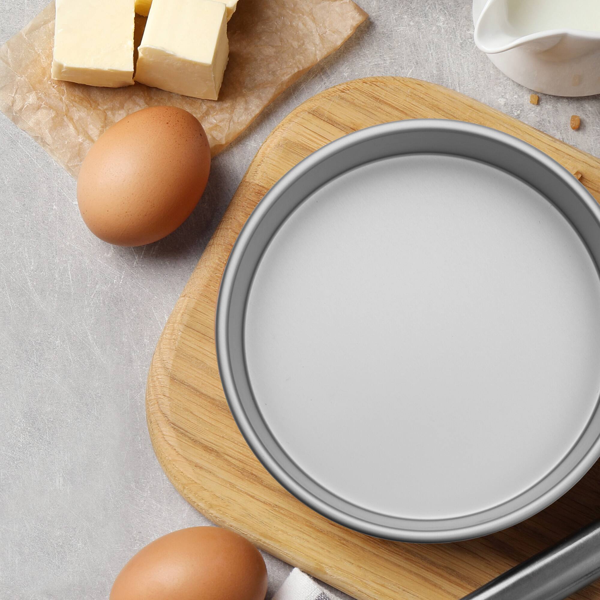 Alt View 1. Last Confection - Round Aluminum Cake Pan Sets - Silver.