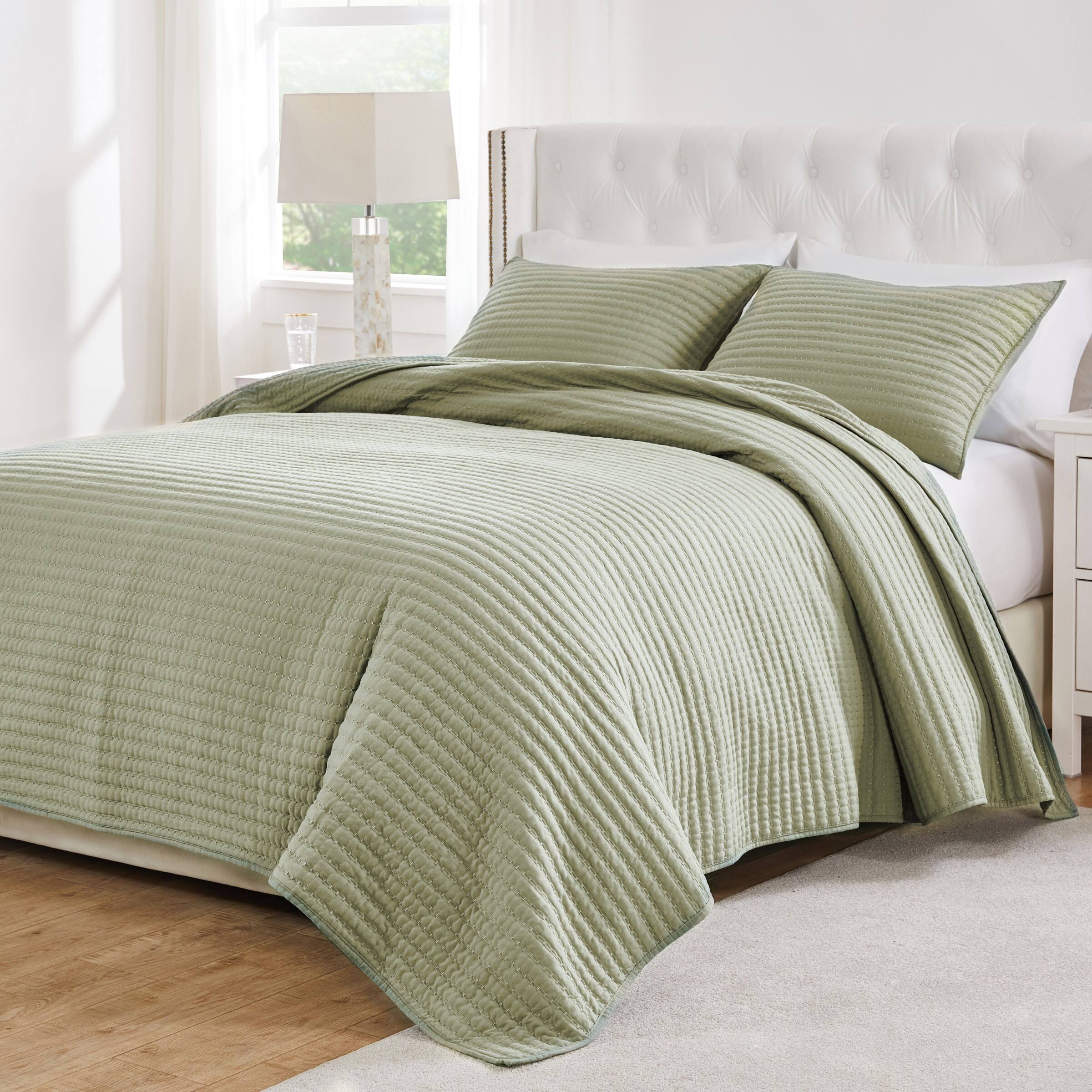 Angle. BreeBe - Vineyard Sage Quilt Set - 2 Piece Twin/XL - Sage.