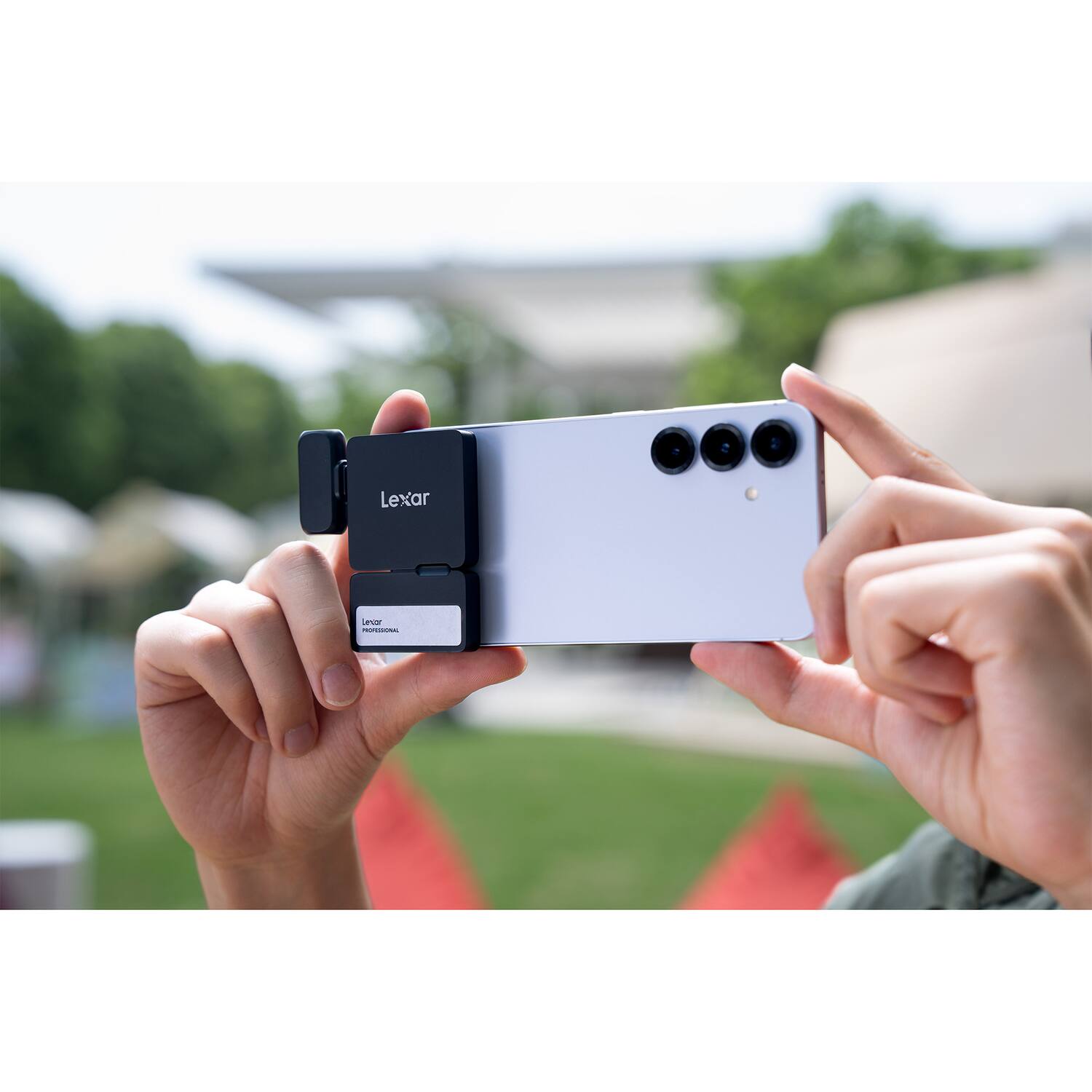 Angle. Lexar - Professional Go Portable USB 3.2 SSD with Hub 2TB - Black.