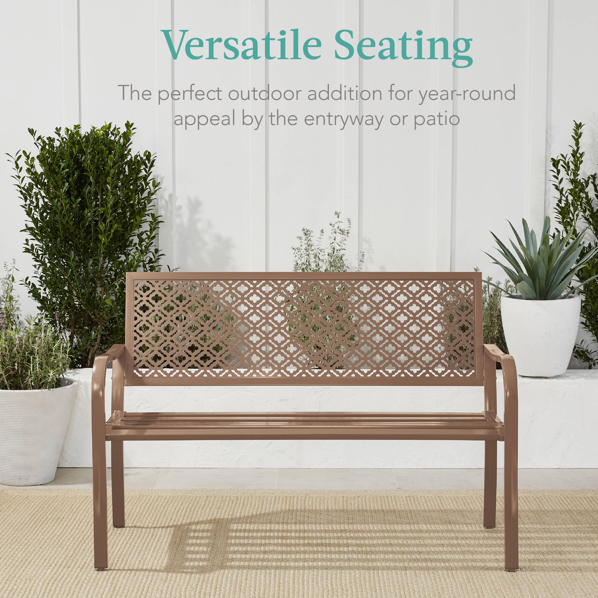 Versatile Seating  
The perfect outdoor addition for year-round appeal by the entryway or patio
