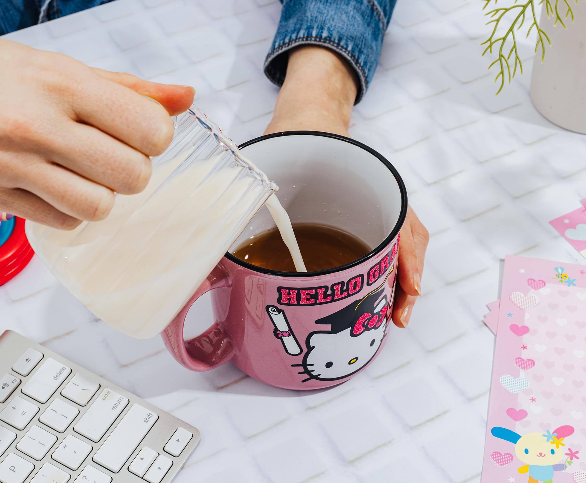 HELLO GRADUATE

E 40 + Il delete - - enter return shift GRA

HELLO OS - P - I 1 = - ? - - A &