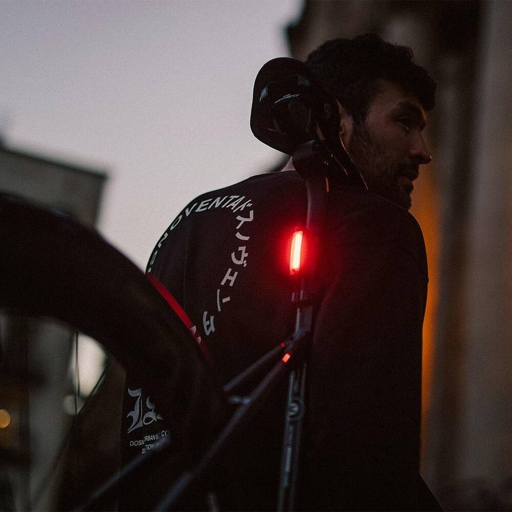 The text on the image reads:

"ENTAK DVEN  
J CC DOSURANE 2T0%"

Corrected and grouped:

"ENTAK DVEN  
J CC DOSURANE 2T0%"